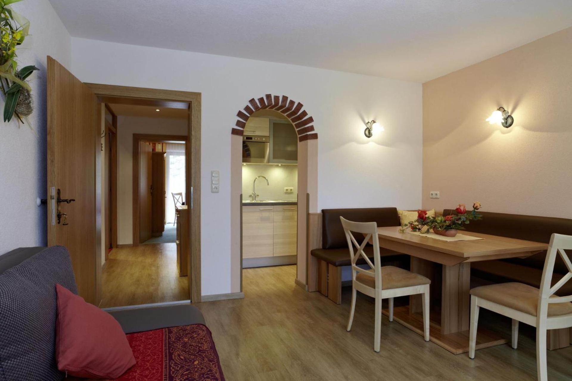 Apartment with Balcony photo 3