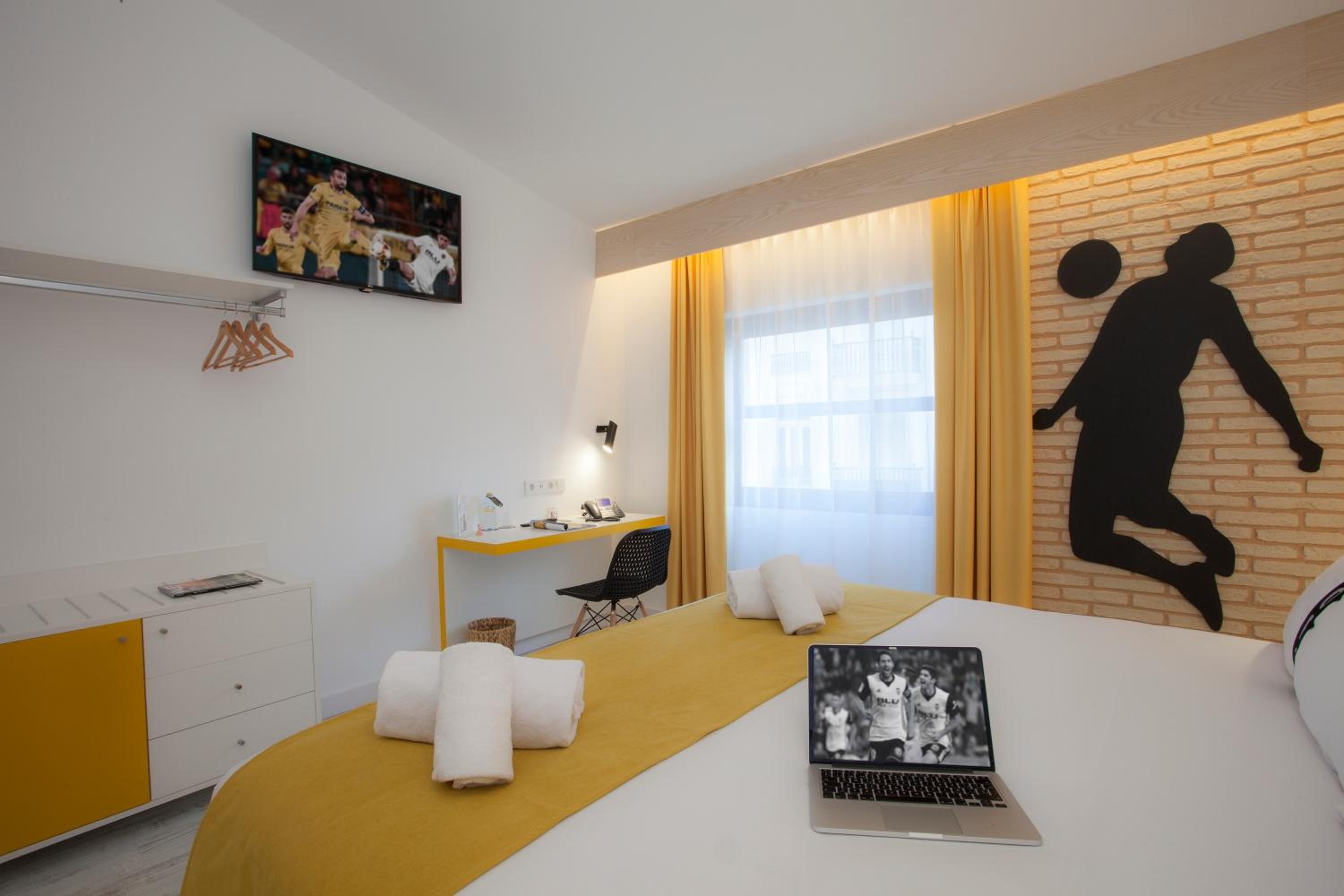 Double Room thumbnail 6