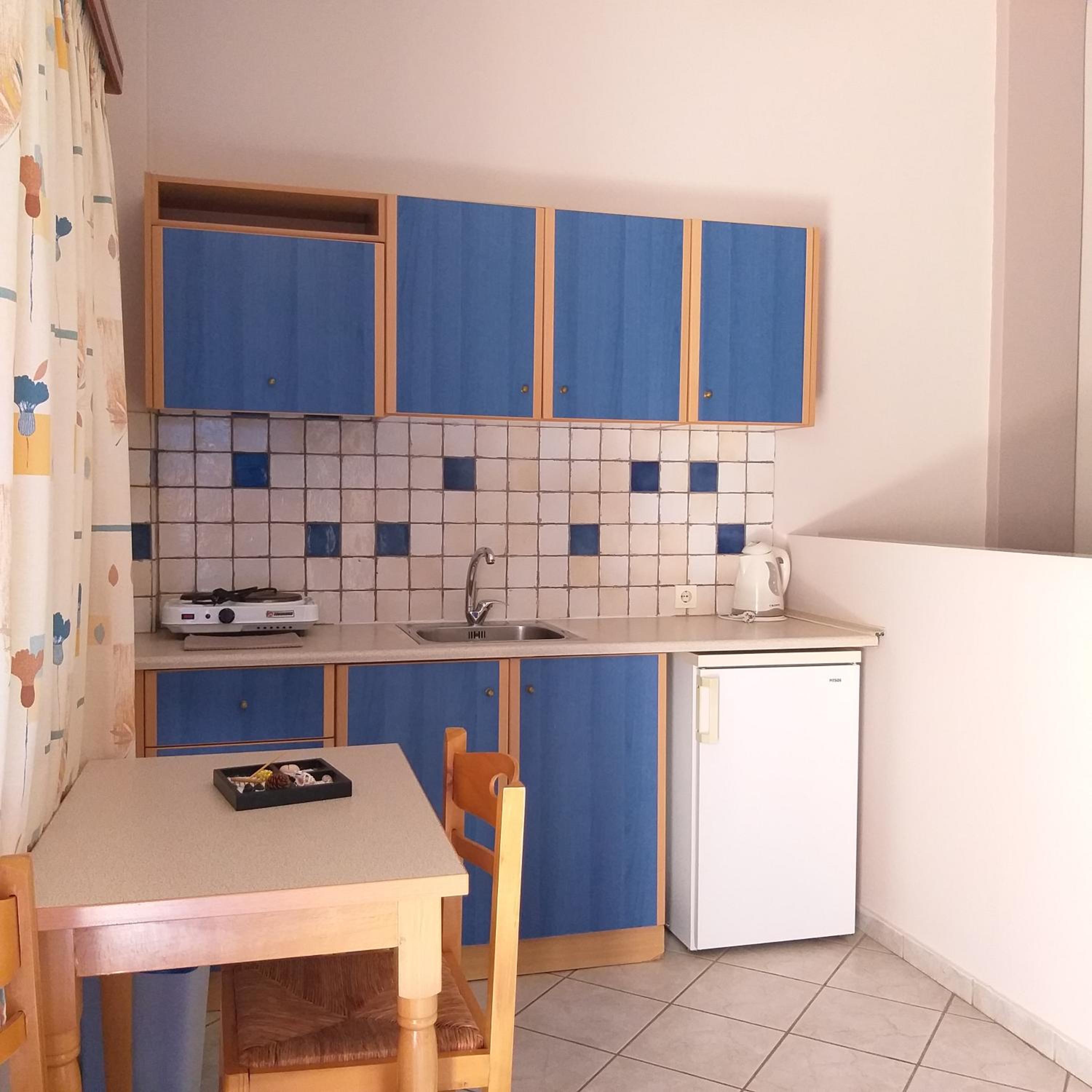 Standard Twin Room with Sea View - Photo 15