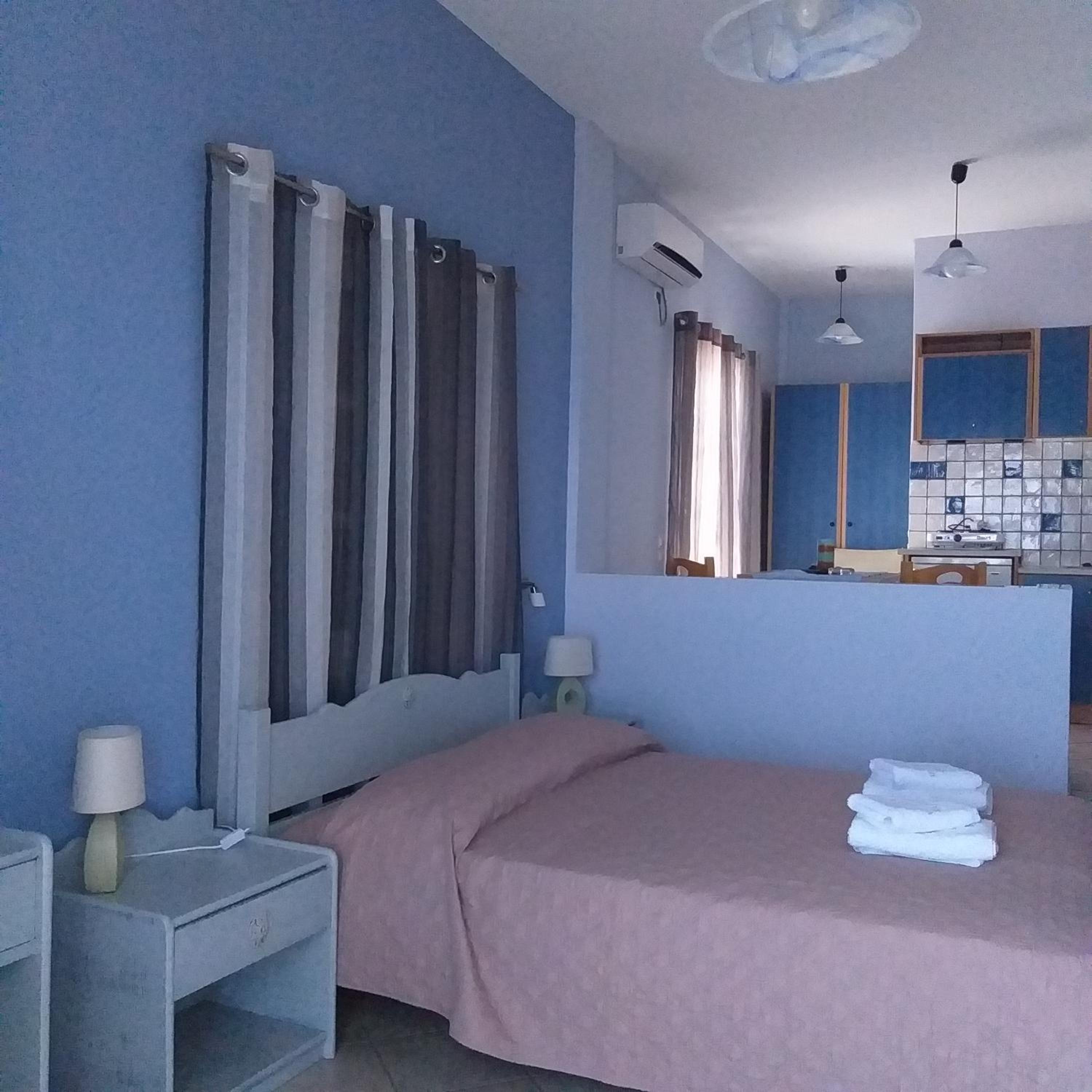 Studio (2 Adults) with Sea View photo 2