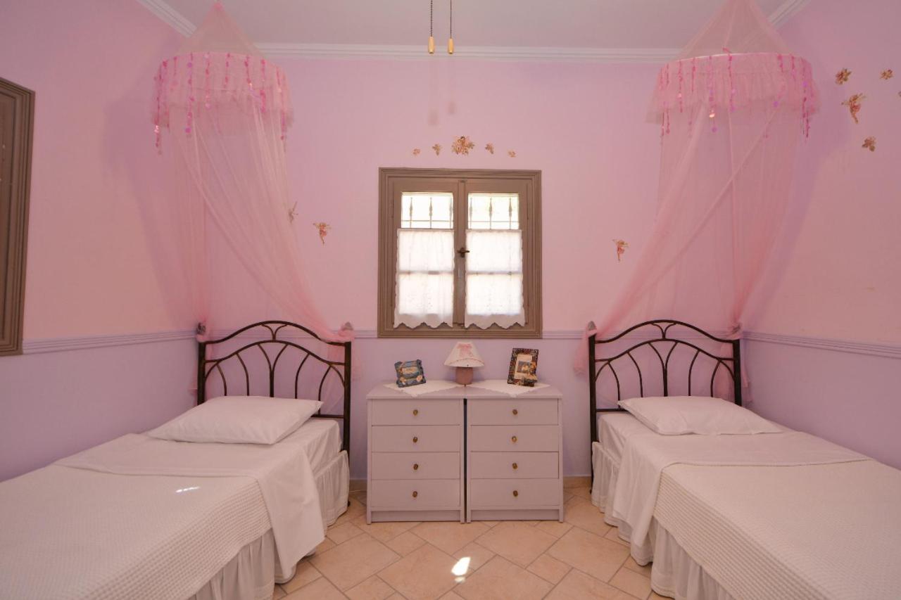 Three-Bedroom House photo 1