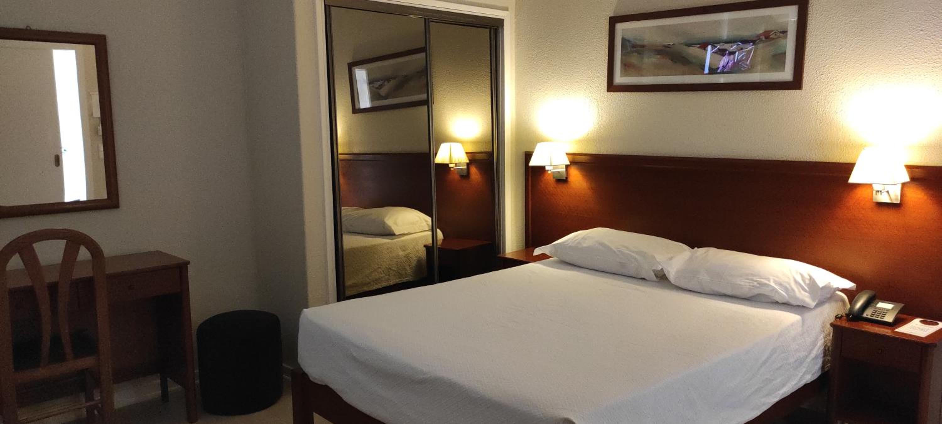 Standard Double or Twin Room - Photo 3