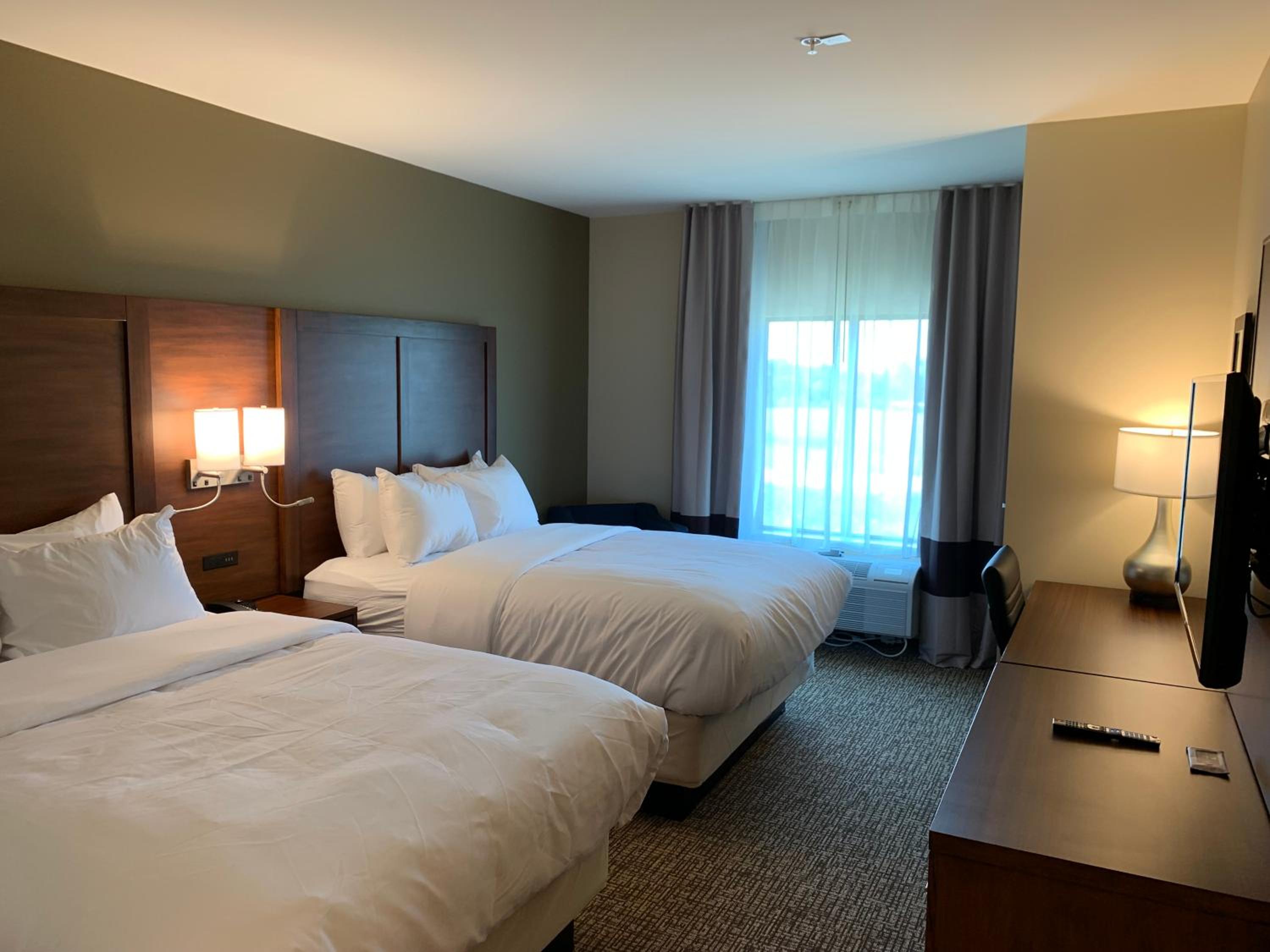 Standard Queen Room with Two Queen Beds - Non Smoking  - Photo 5