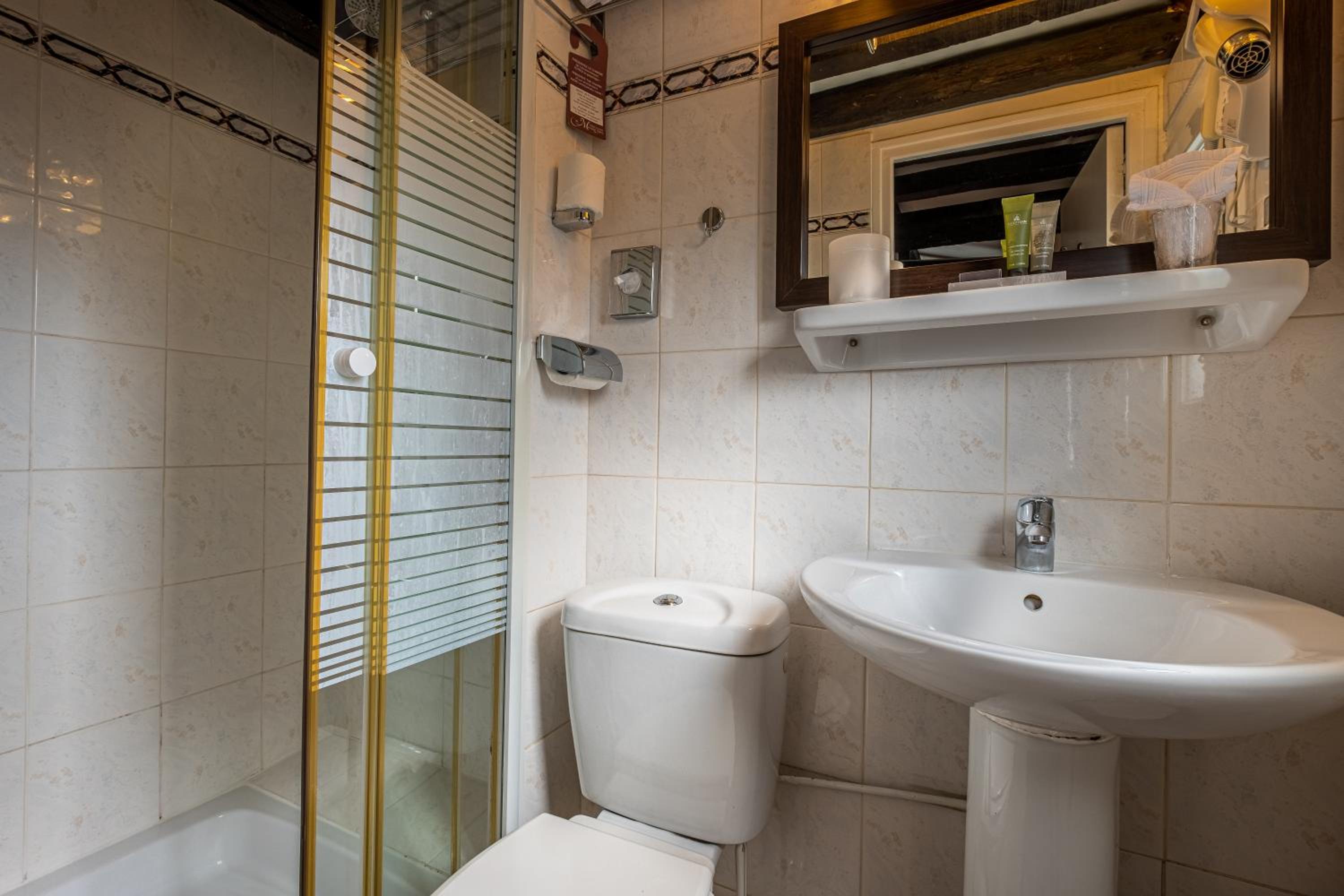 Single Room photo 3