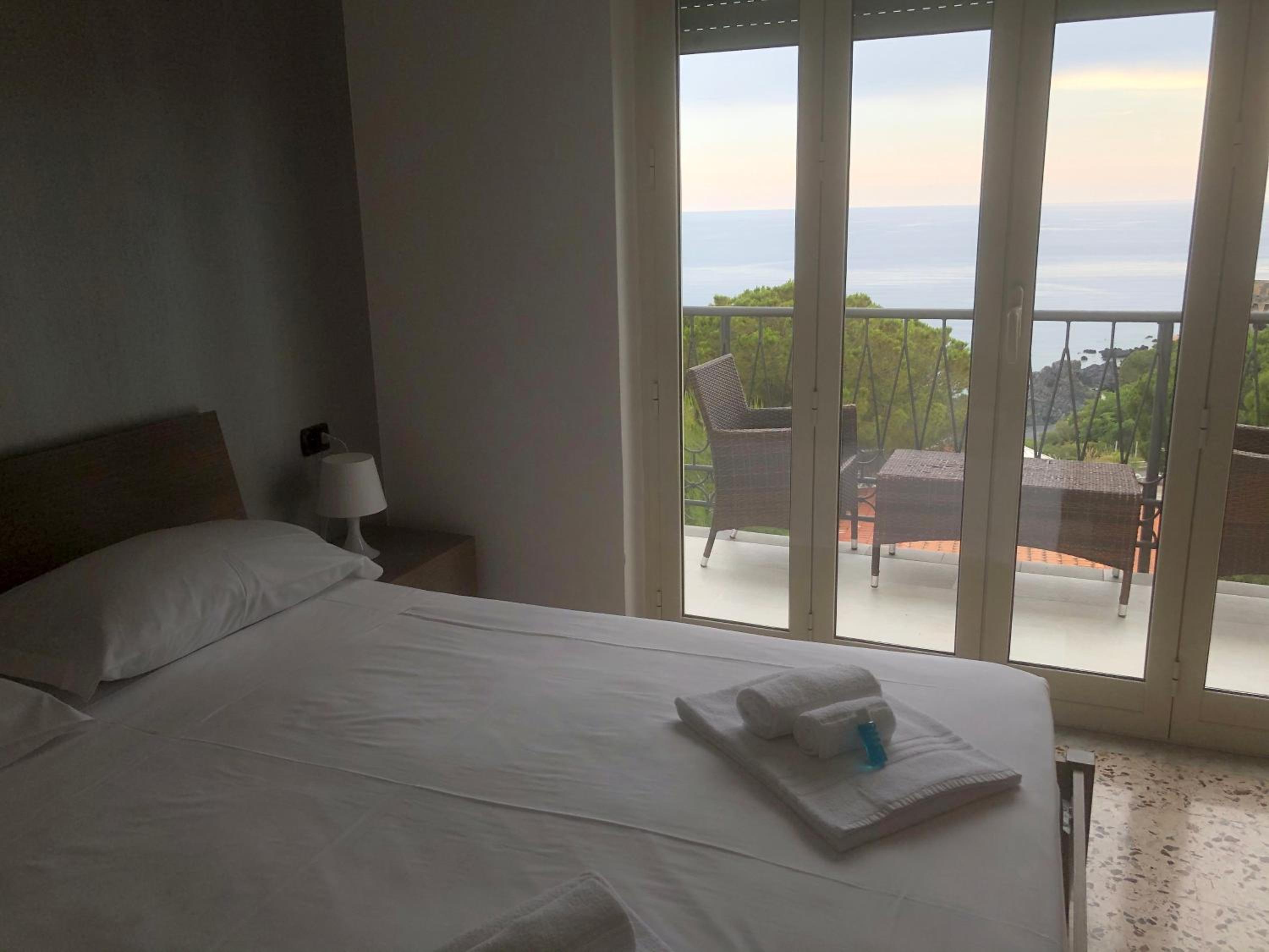 Double or Twin Room with Private External Bathroom photo 1