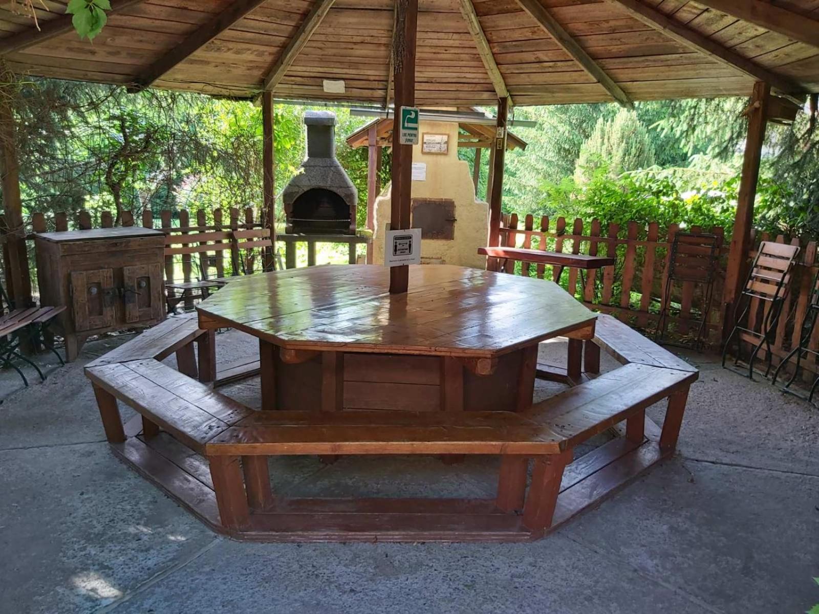 One-Bedroom Chalet - Photo 8