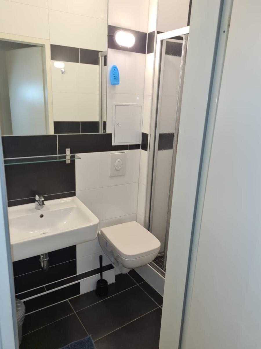Budget Double Room photo 2