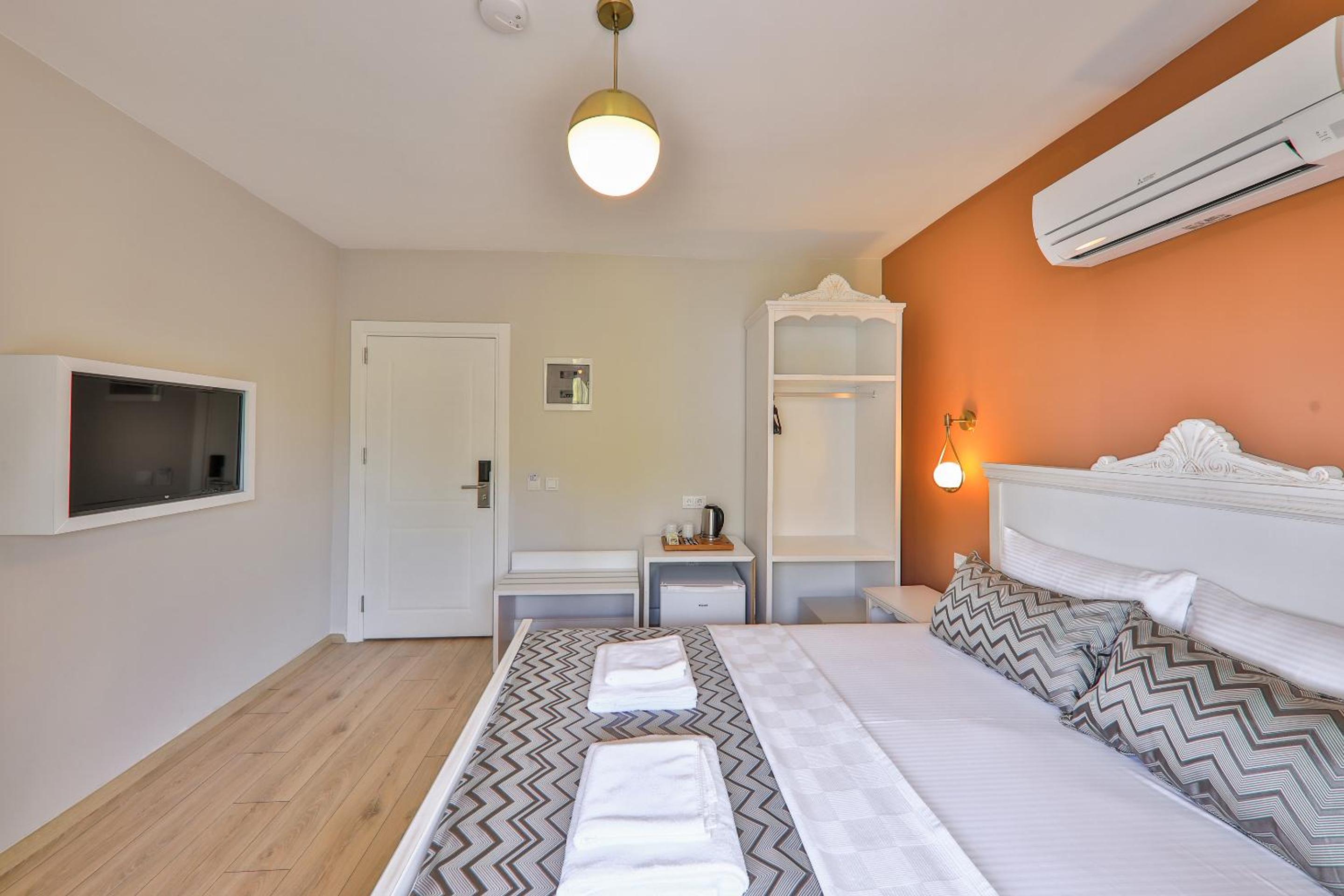 Double Room with Mountain View - Photo 6