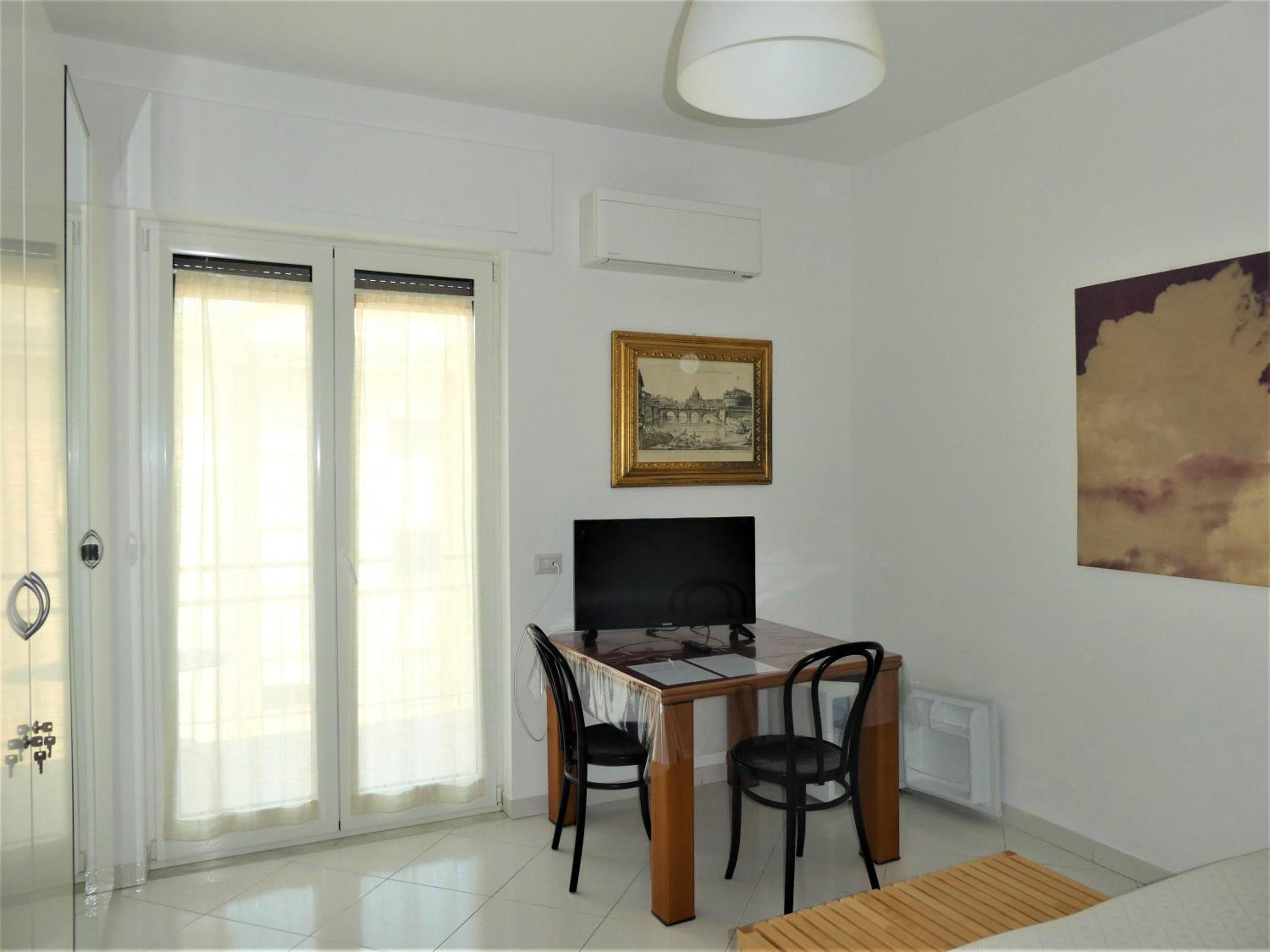 Deluxe Double Room with Balcony and Sea View - Photo 3