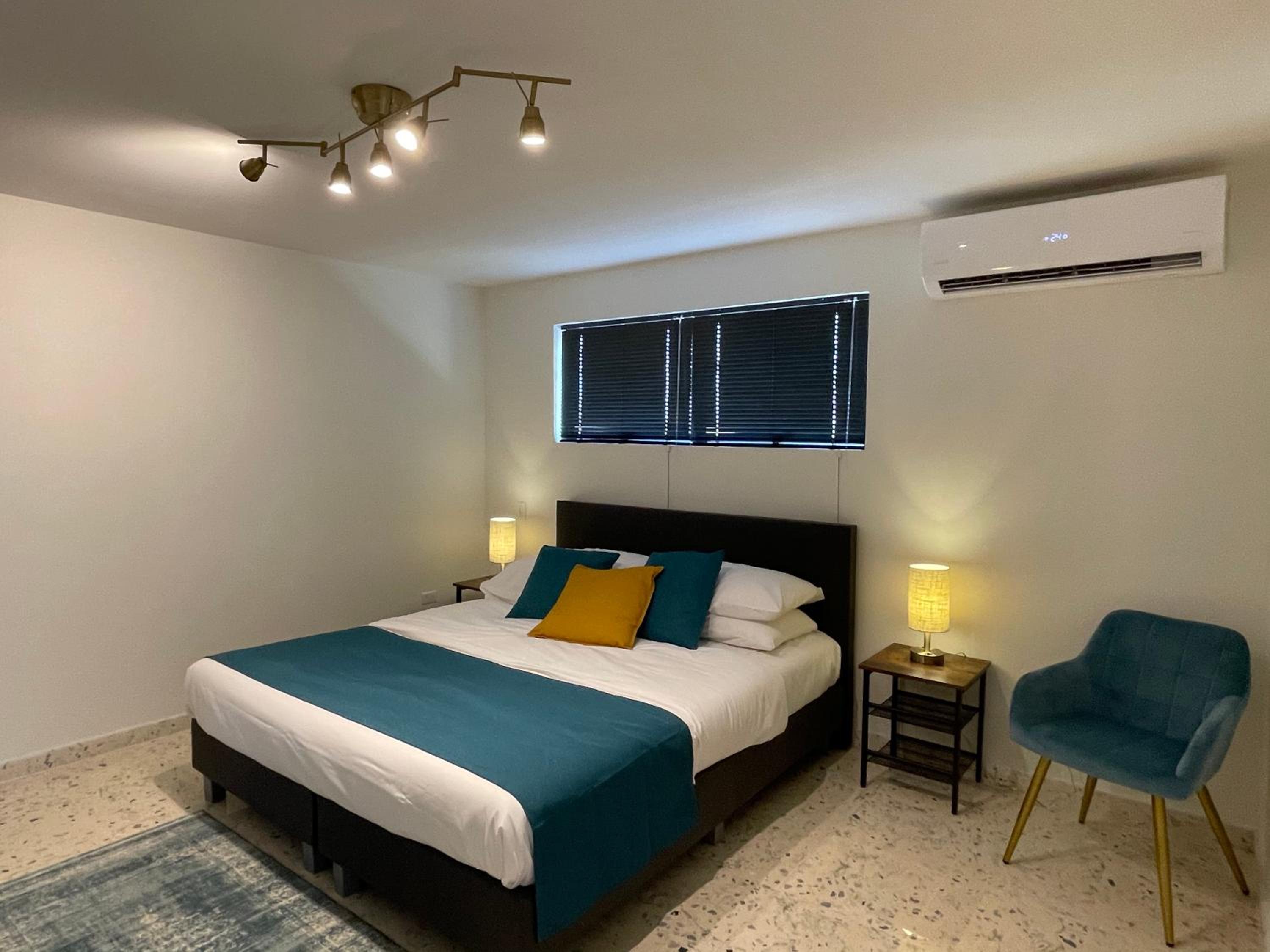 King Suite with Ocean View Balcony photo 3