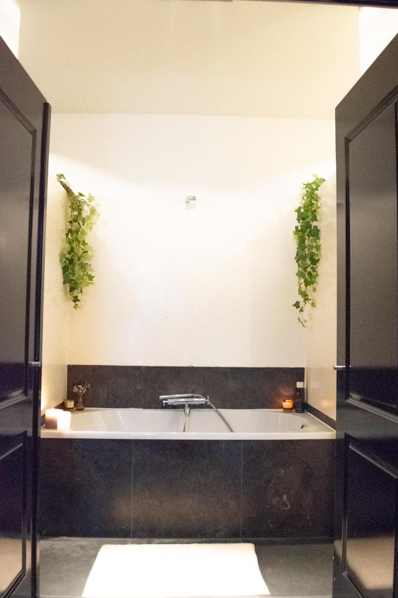 King Room with Spa Bath photo 2