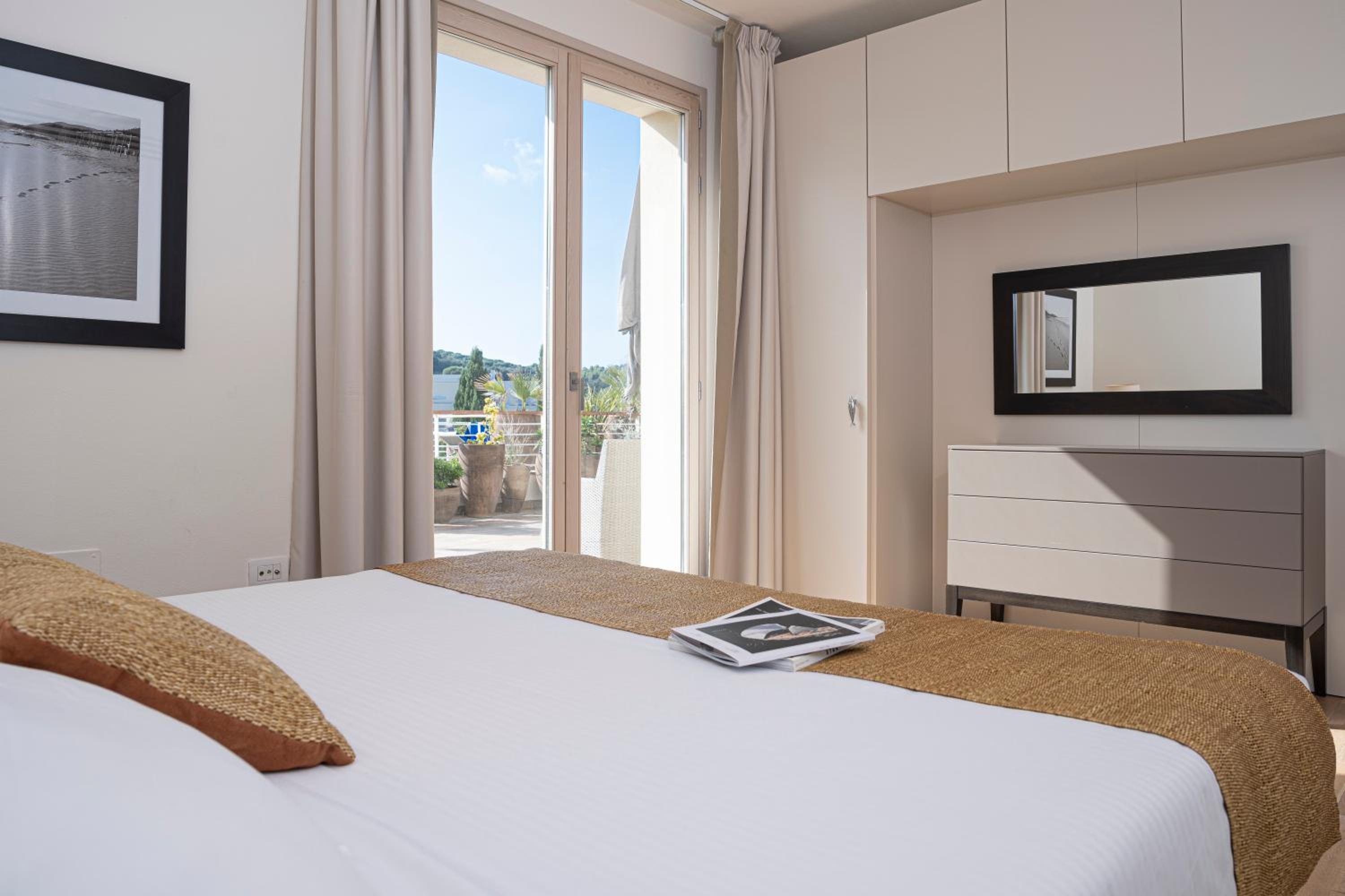 Apartment with Terrace photo 1