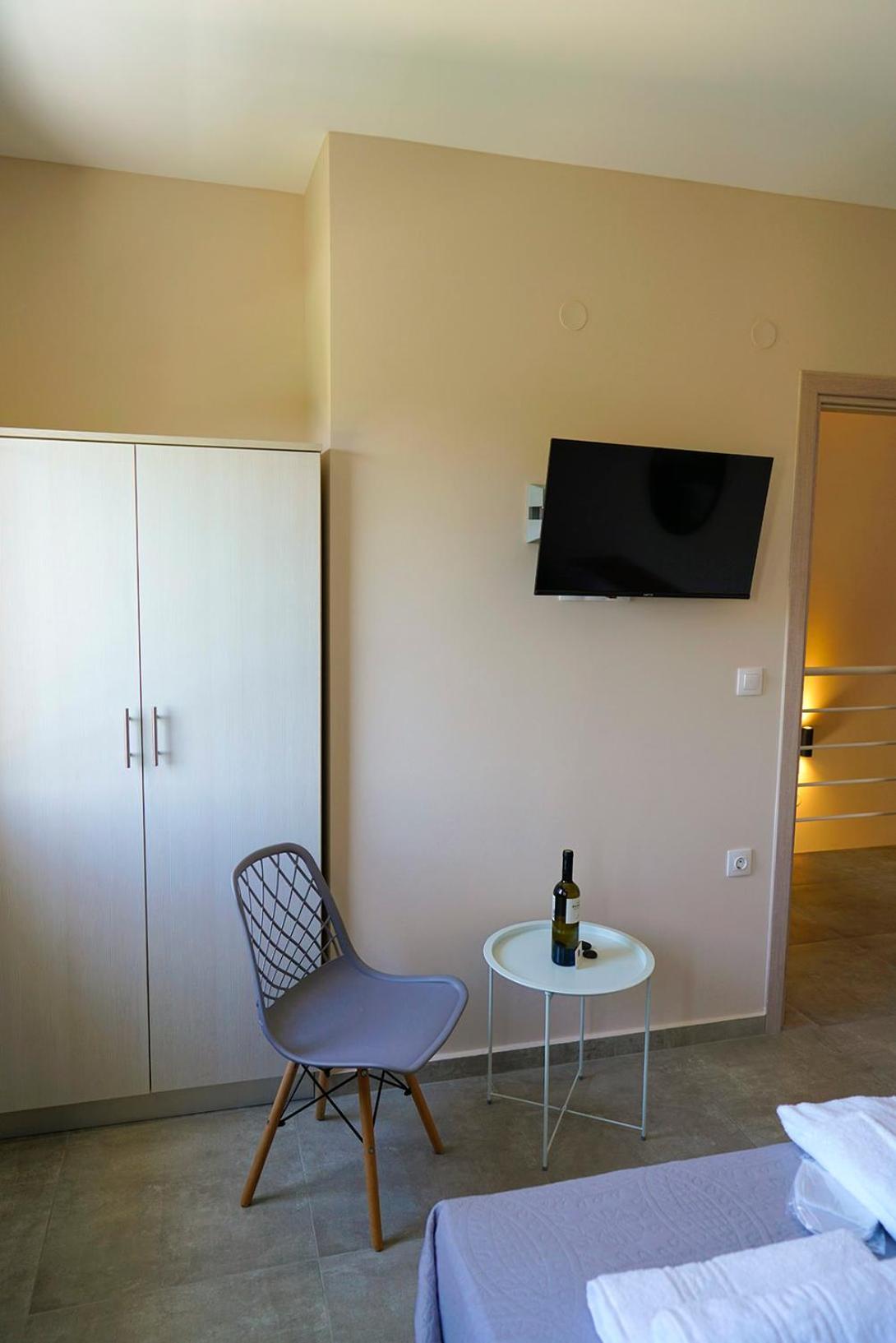 Three-Bedroom House - Photo 1