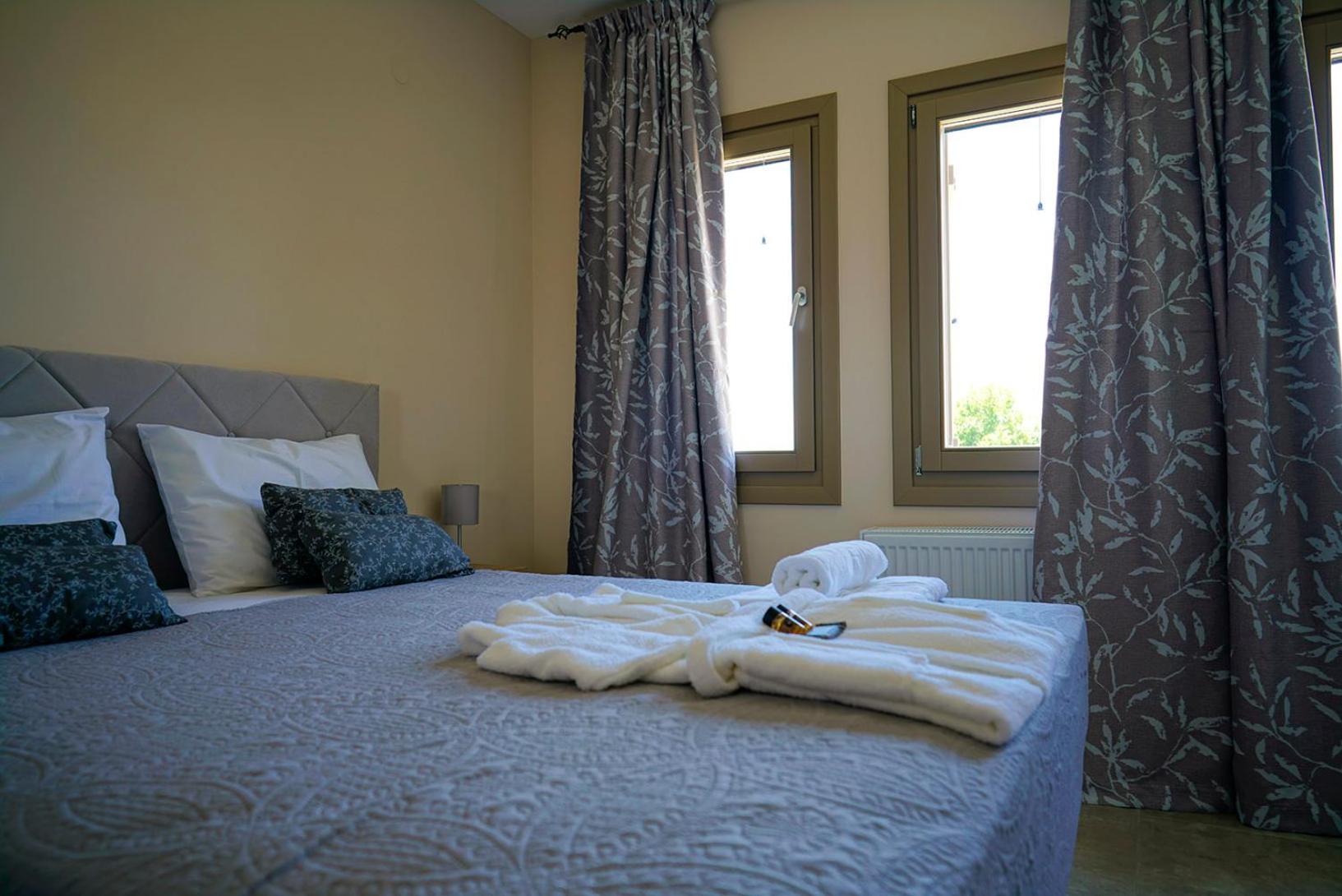 Three-Bedroom House - Photo 7