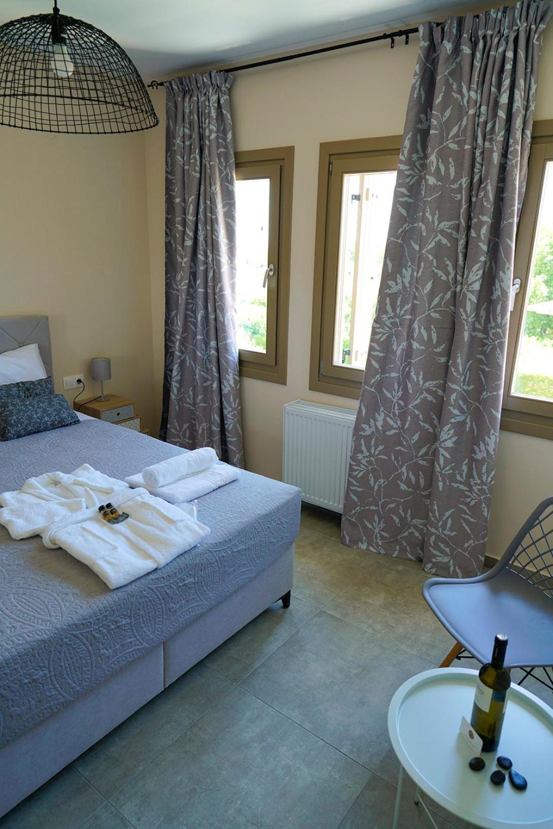 Three-Bedroom House - Photo 5