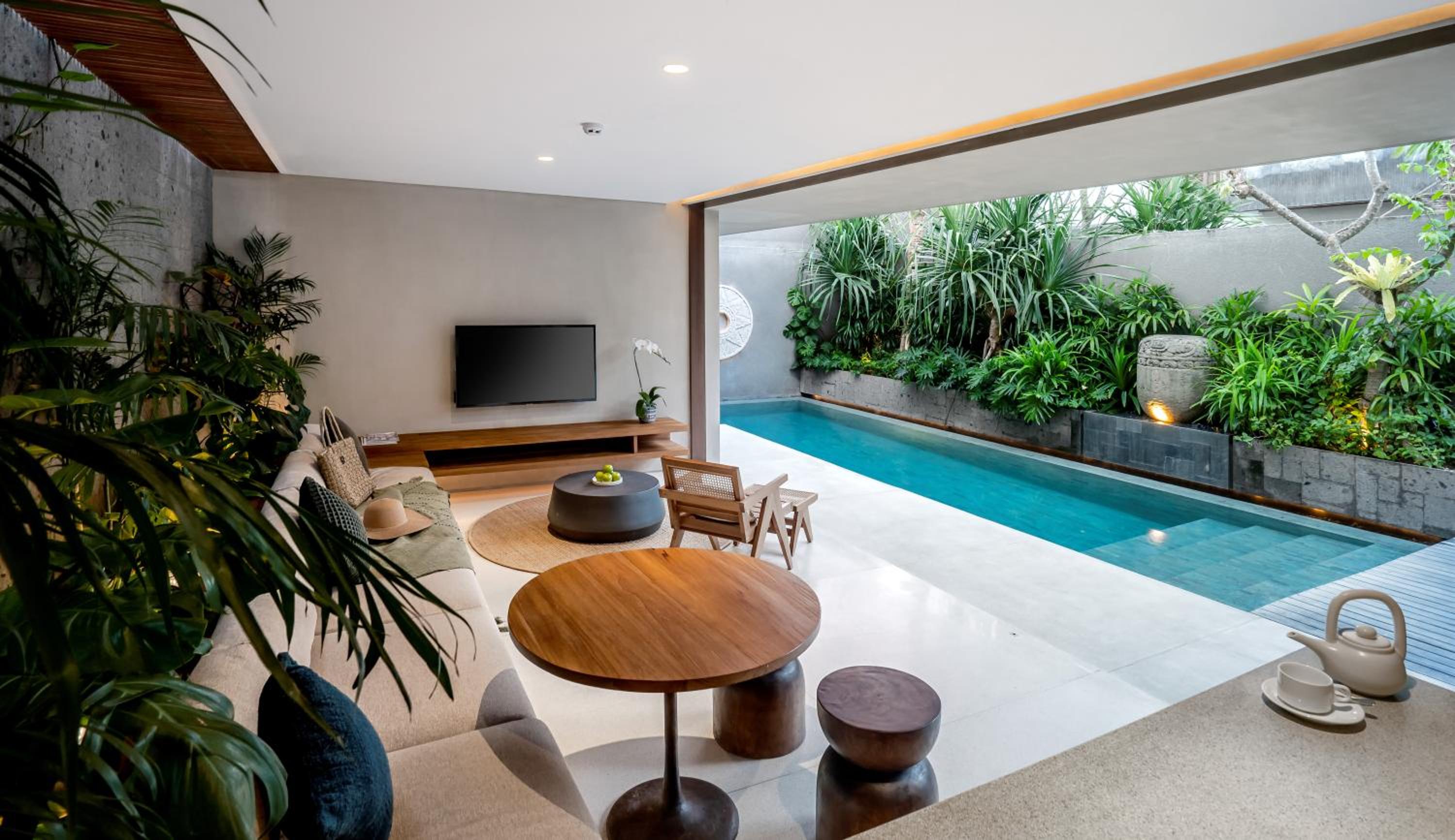 One-Bedroom Villa with Private Pool - Photo 10
