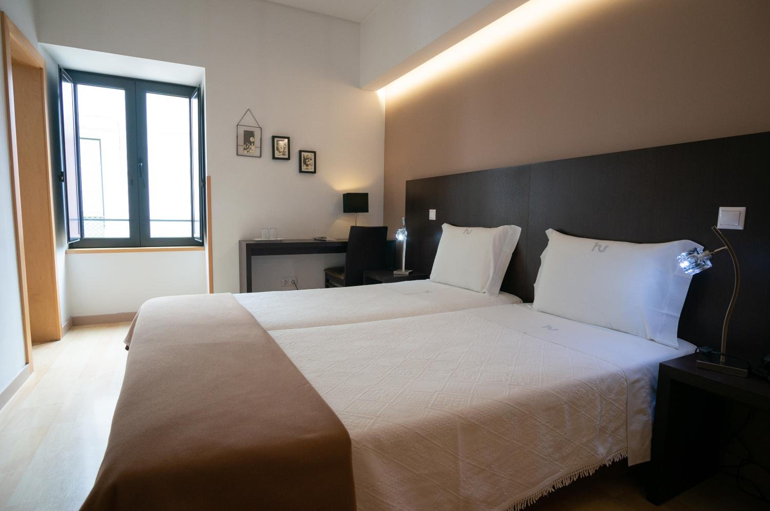 Twin Room - Photo 4