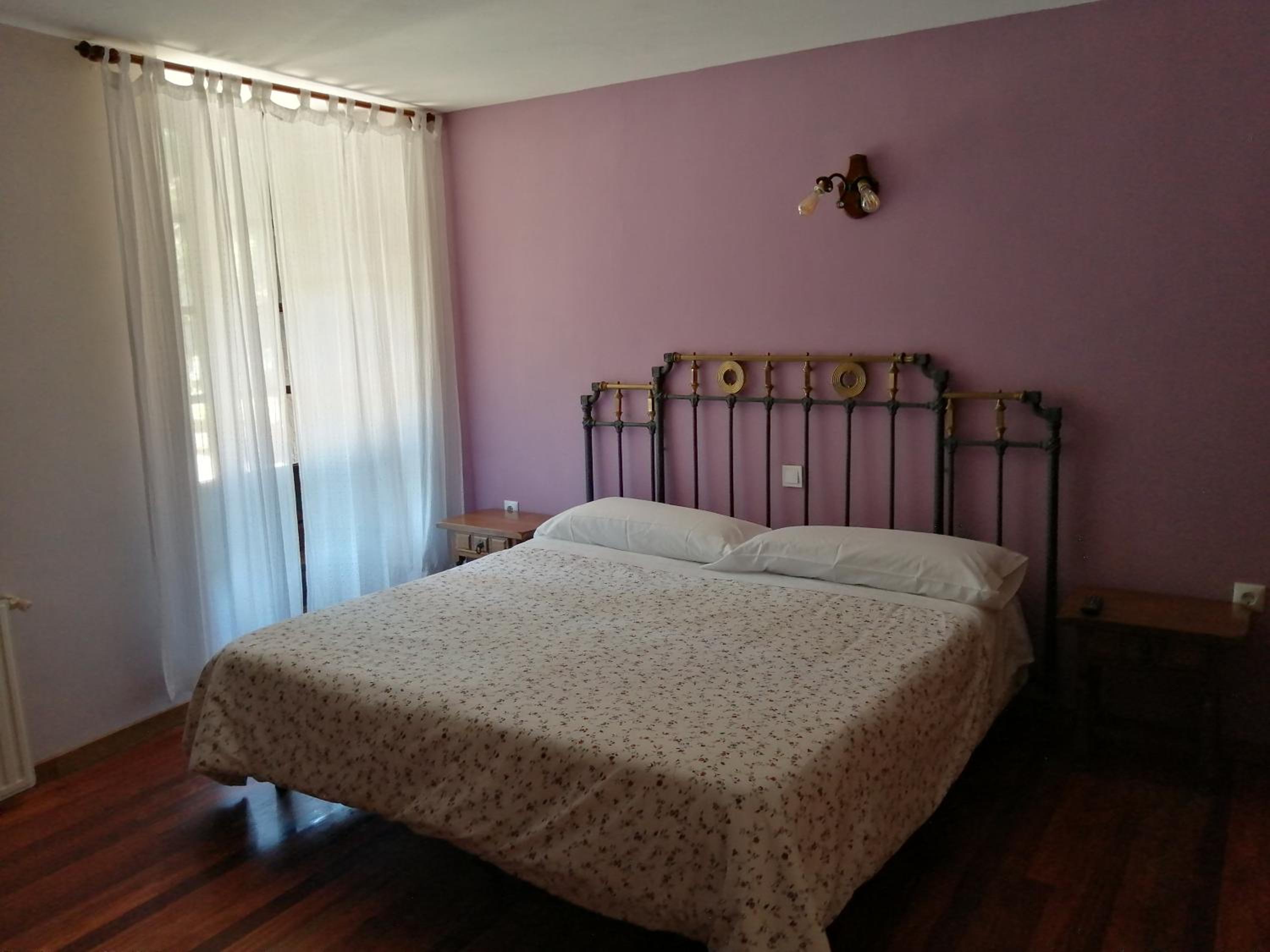 Double or Twin Room - Photo 6