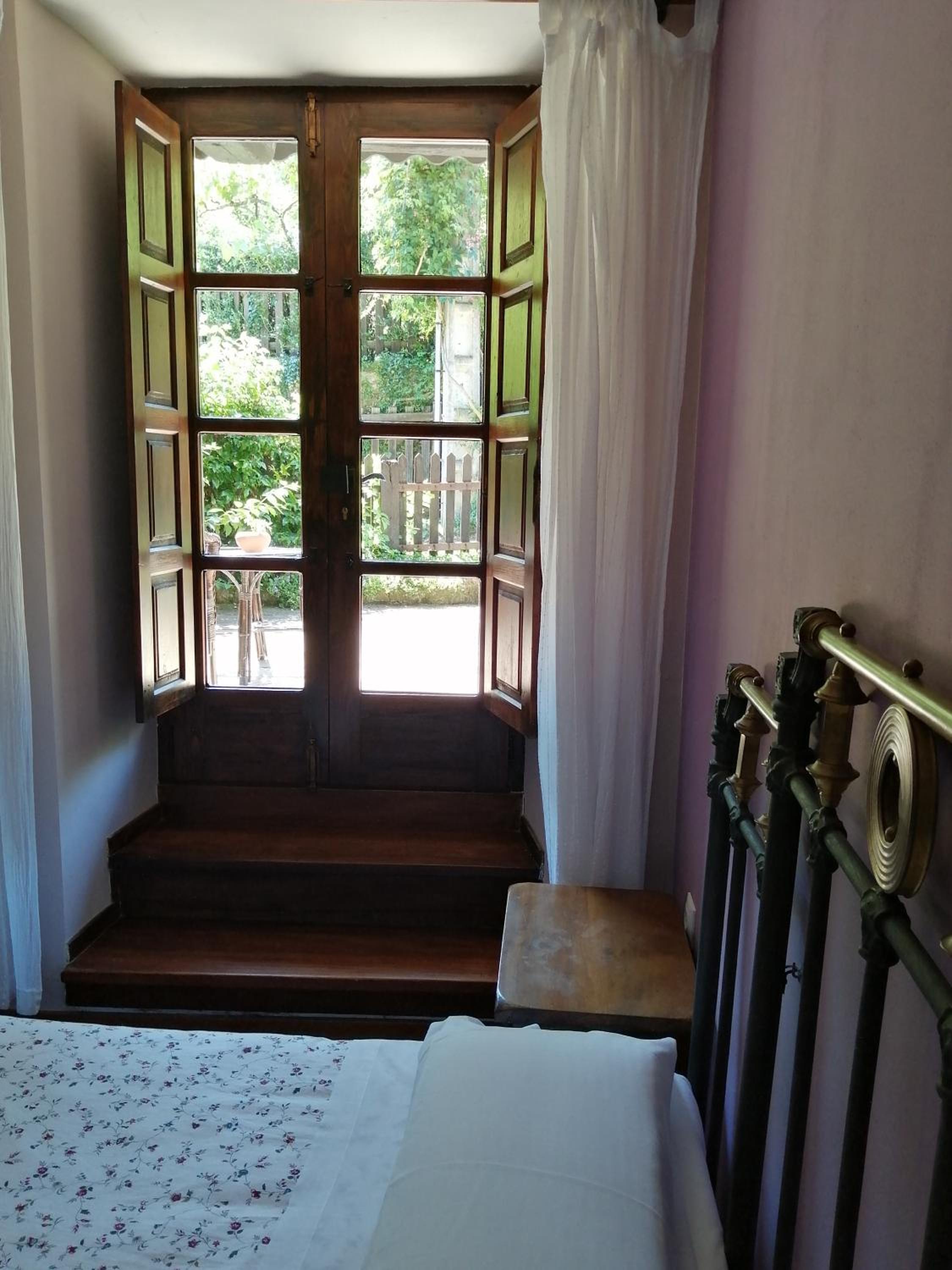 Double or Twin Room - Photo 5
