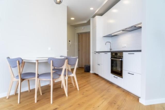 Apartment - Photo 4