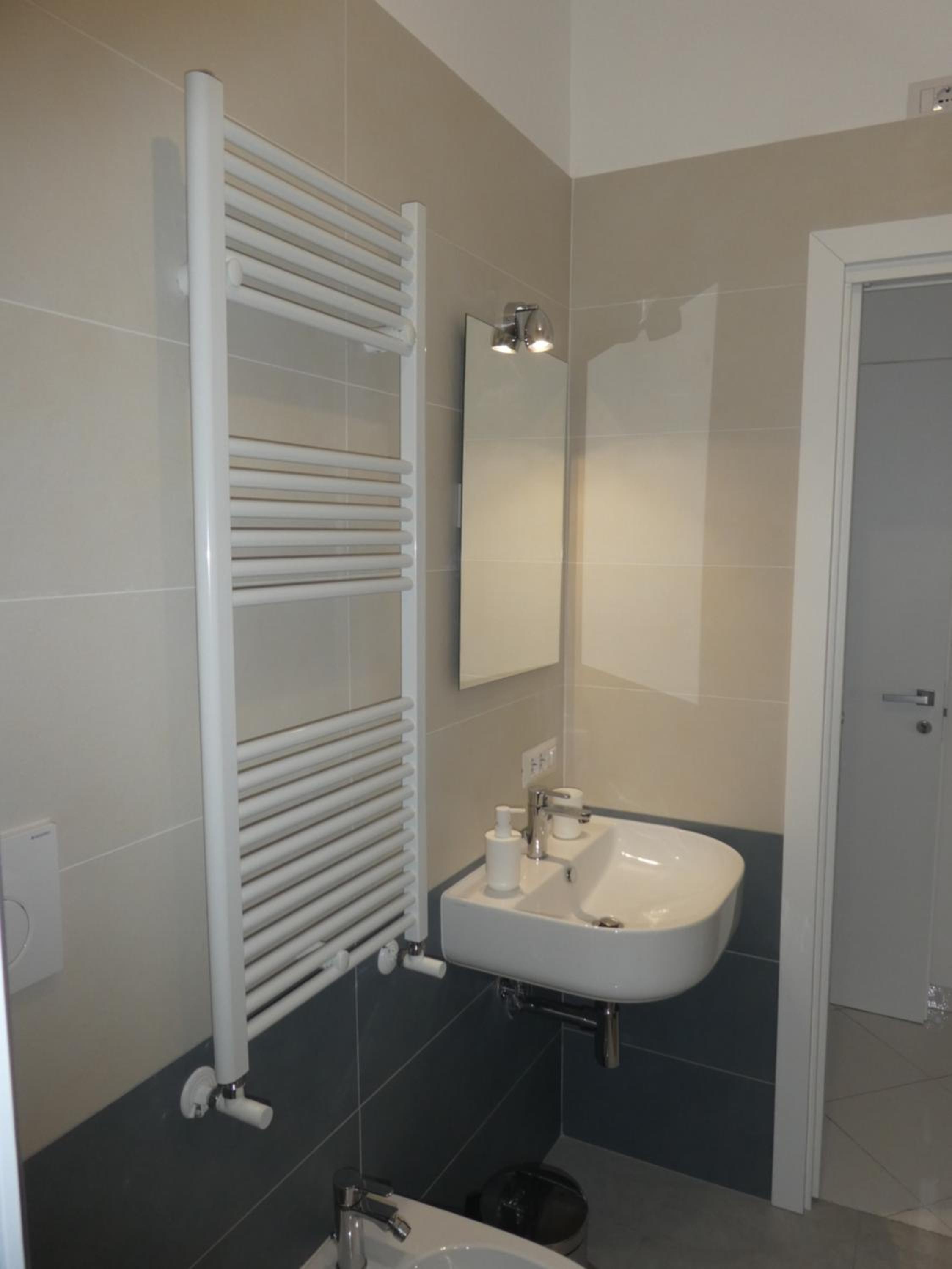Double Room with Balcony and Sea View - Photo 9