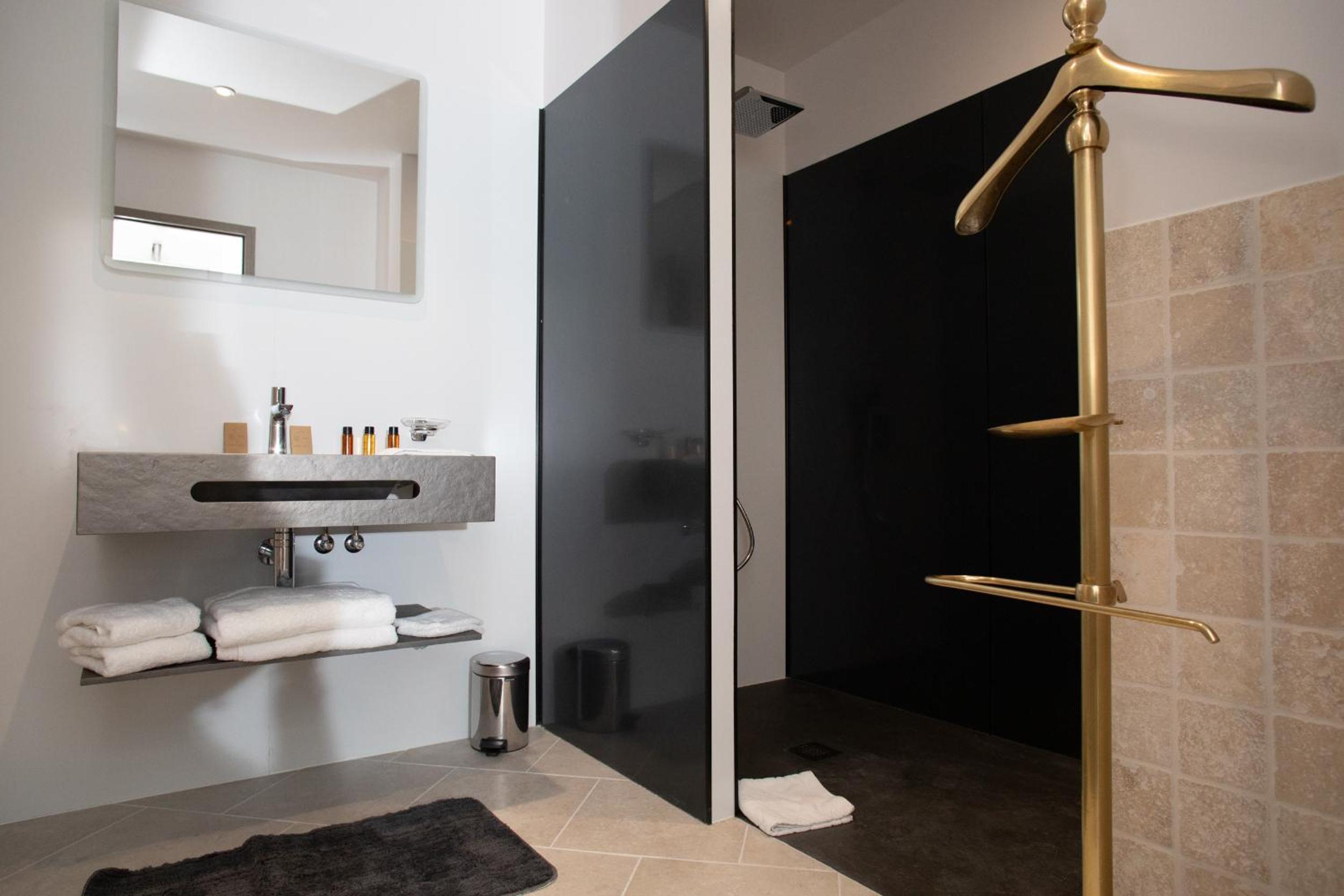 Deluxe Family Suite photo 2