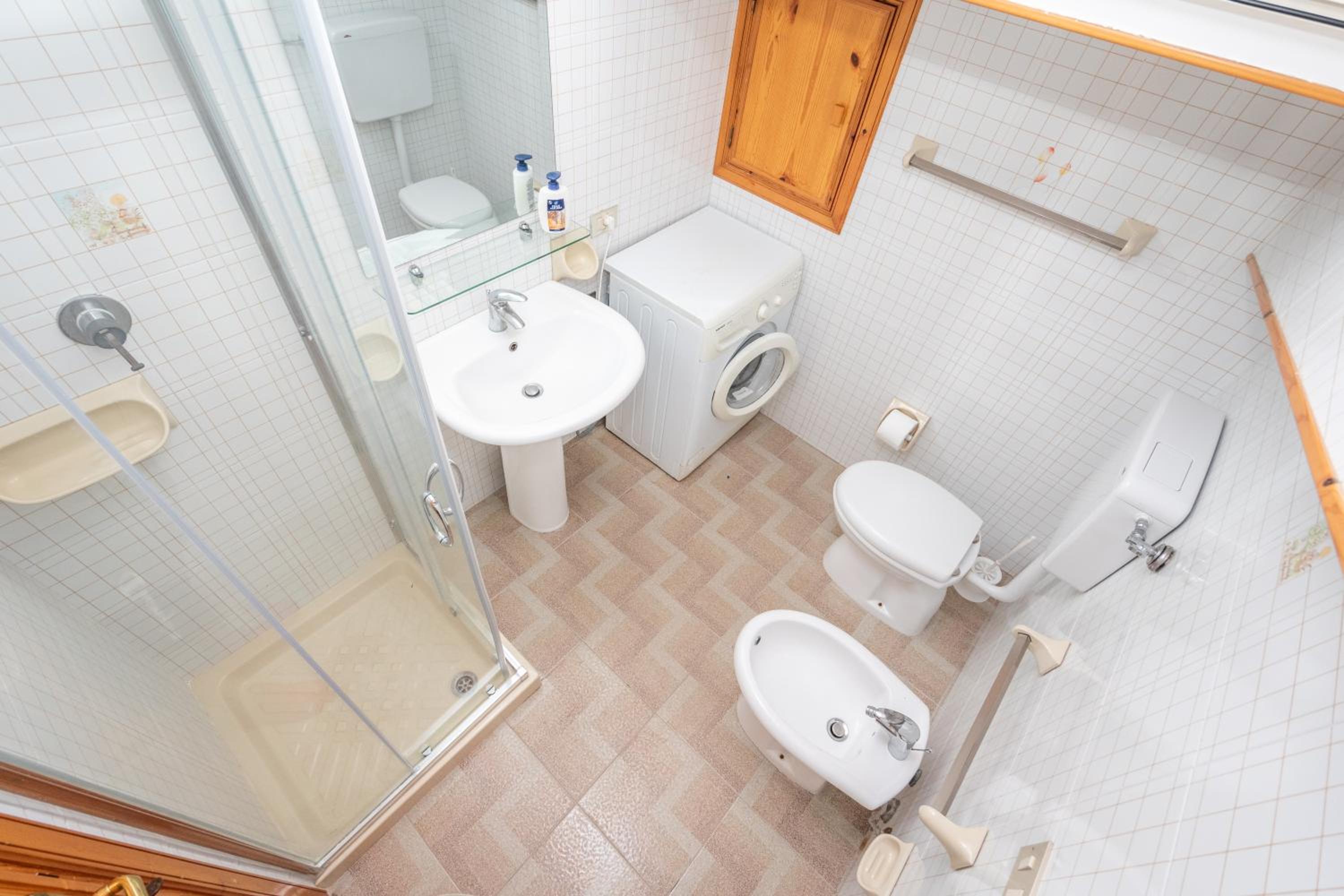 Three-Bedroom Vacation Home  photo 2