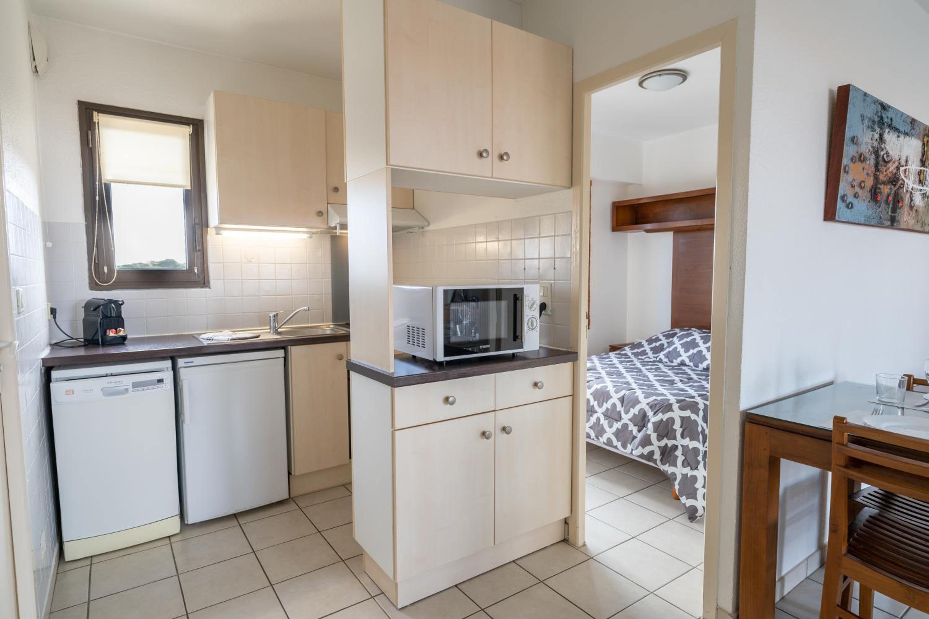 One-Bedroom Apartment (4 Adults) - Photo 17