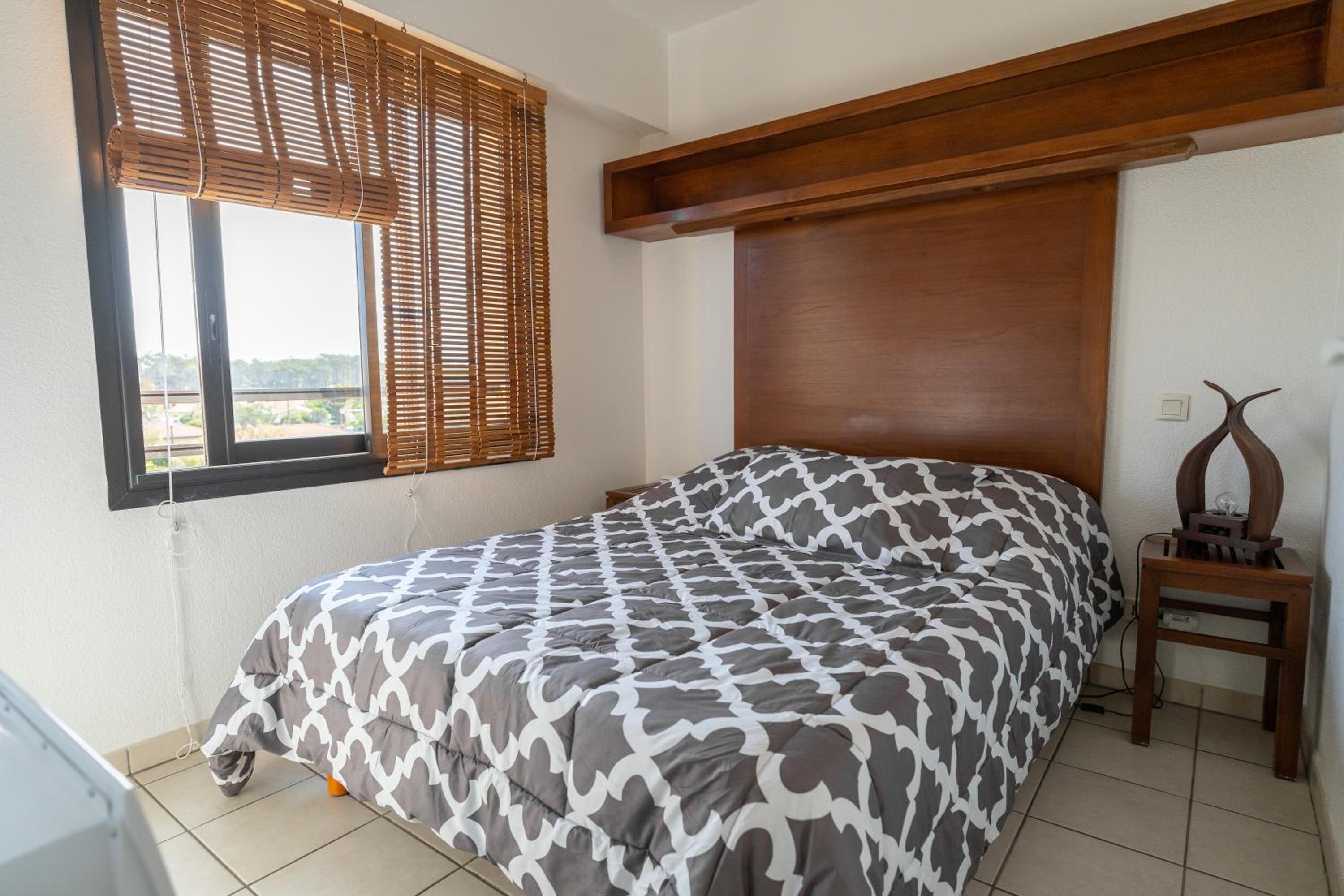 One-Bedroom Apartment (4 Adults) - Photo 13