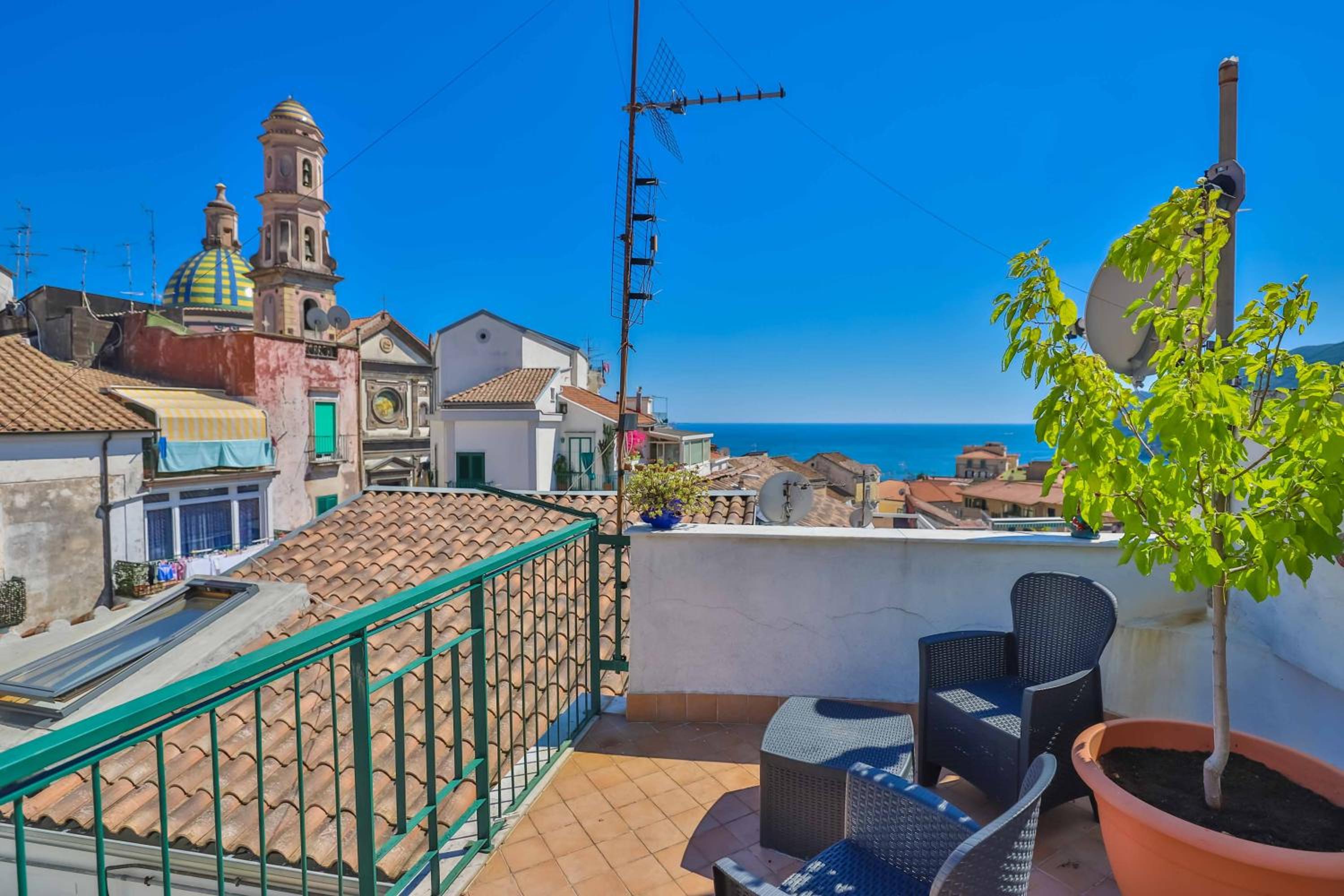 Apartment with Balcony photo 3