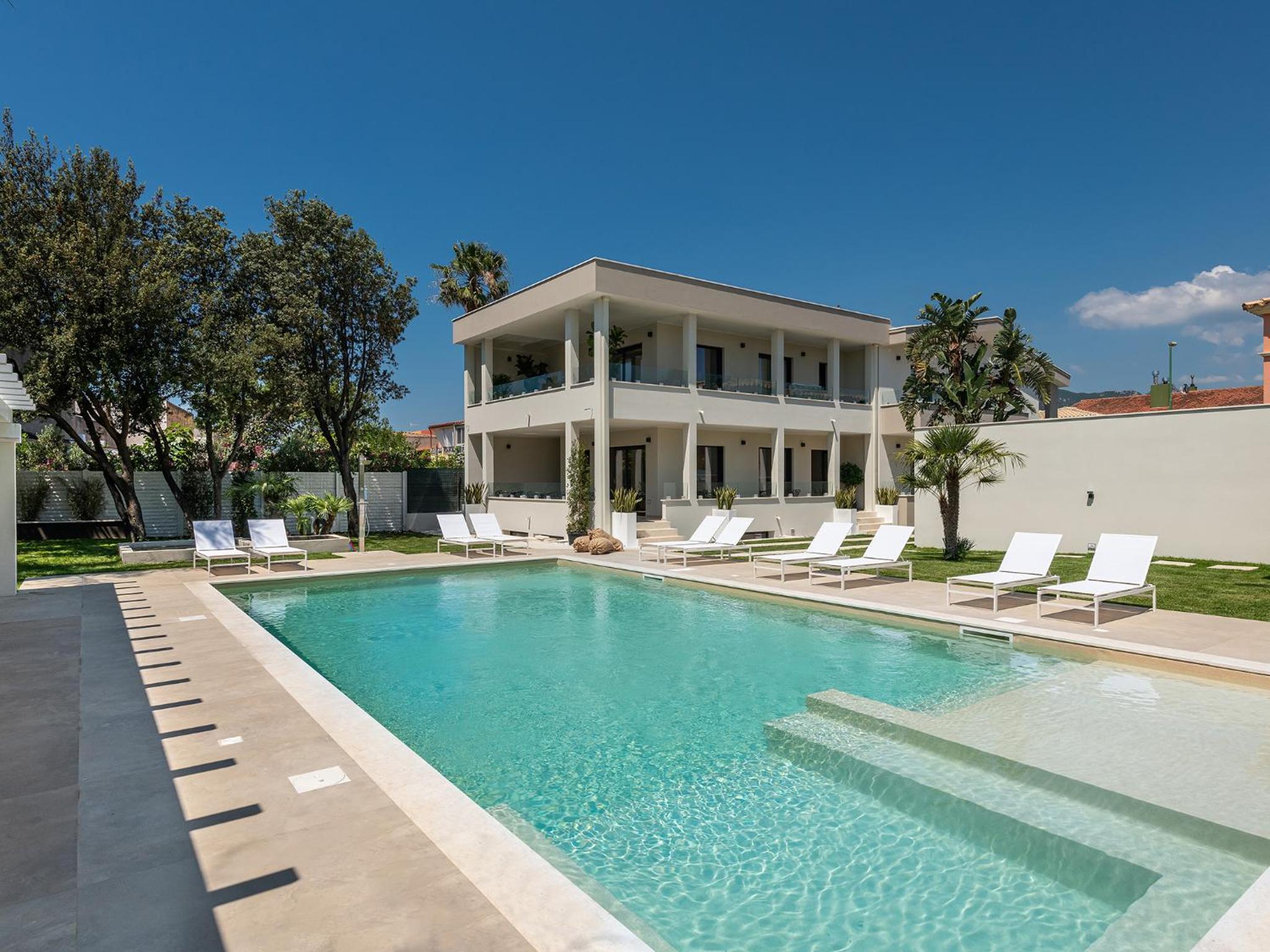 Double Room with Pool View