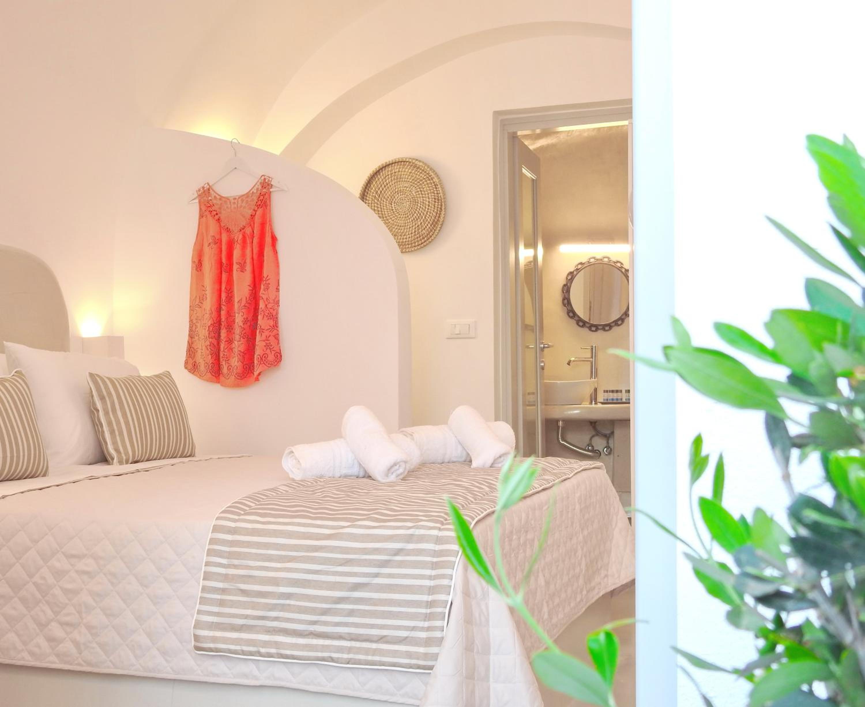 Deluxe Double Room with Shower