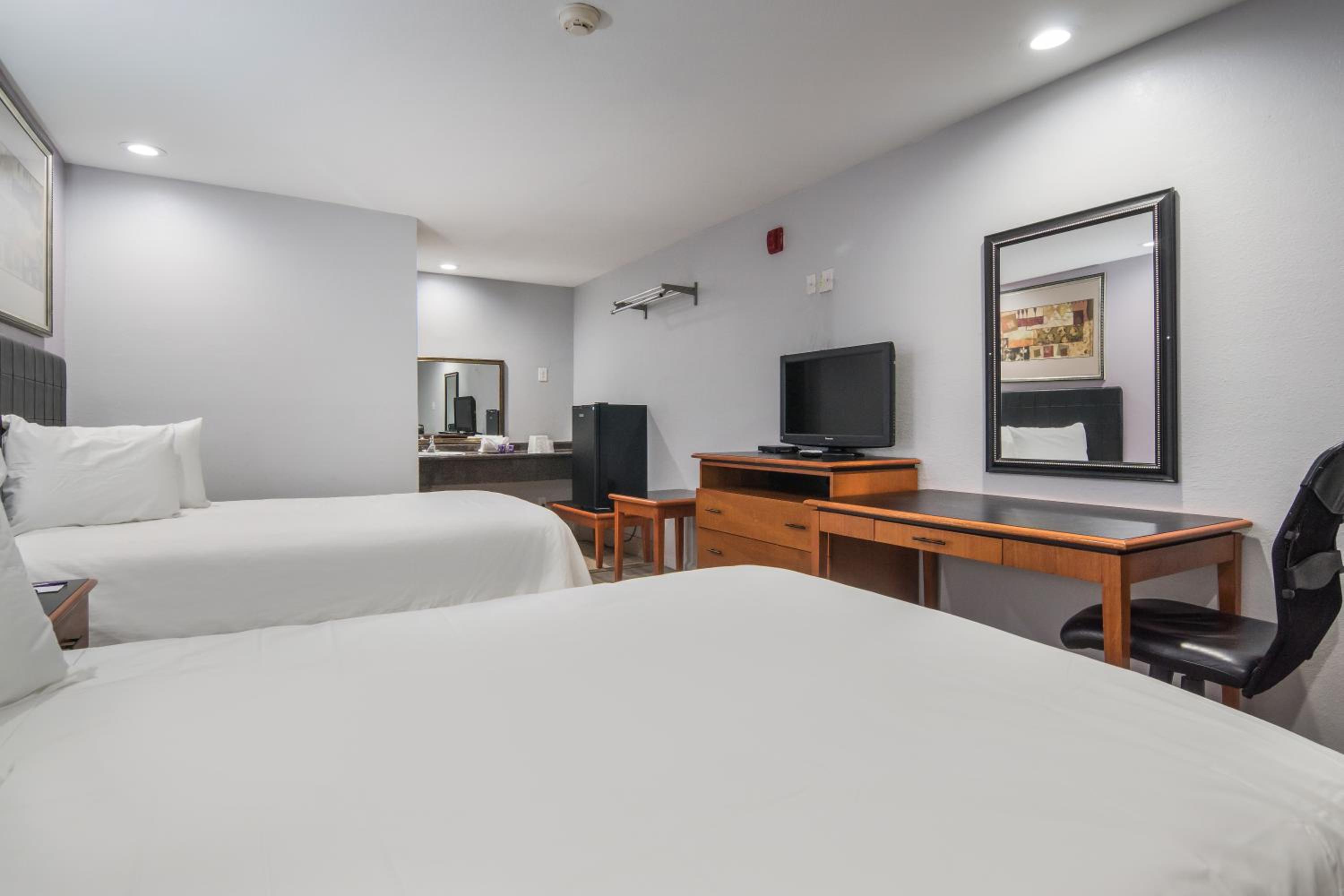 2 Double Beds Non Smoking