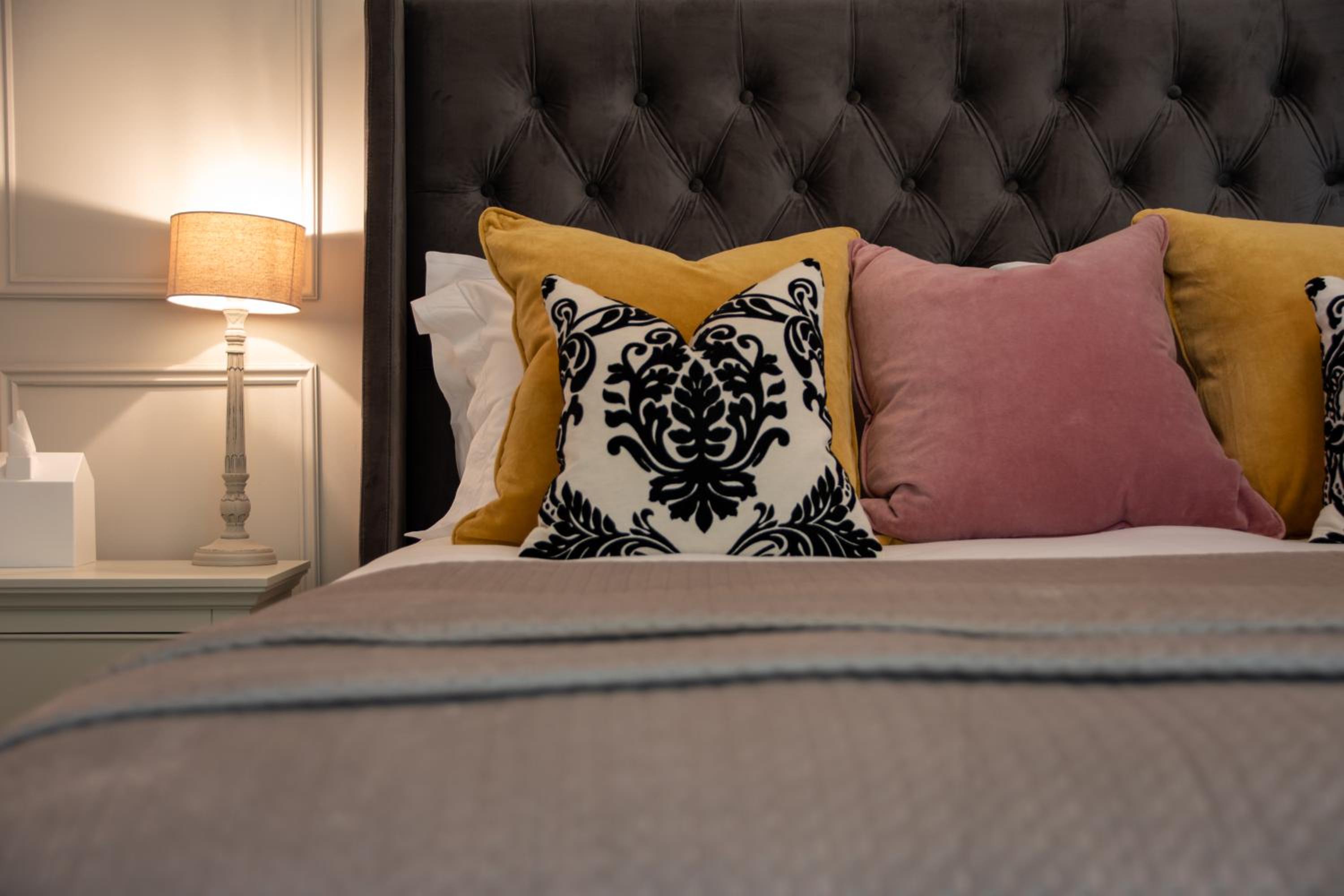Deluxe King Room - Photo 1
