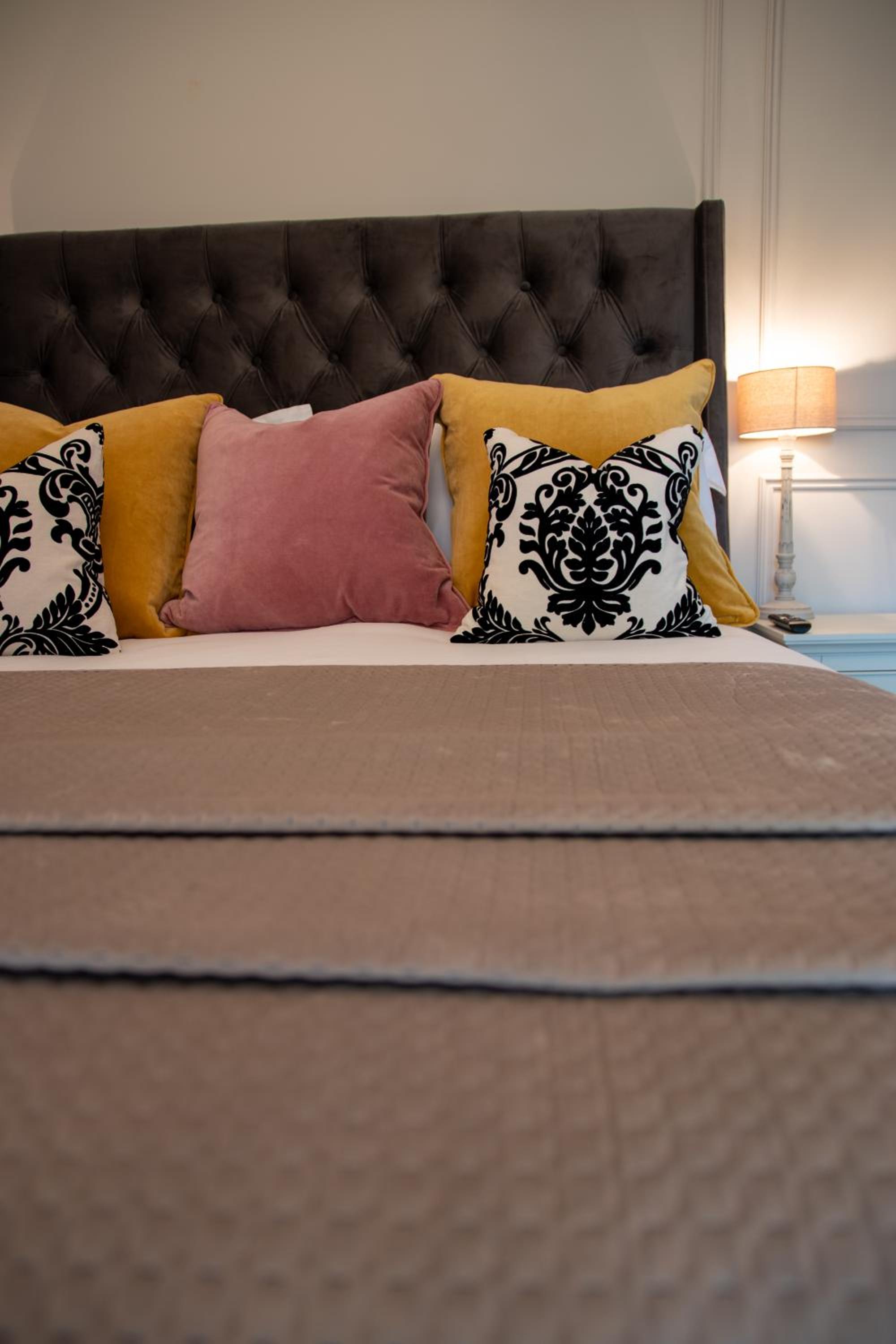 Deluxe King Room - Photo 3