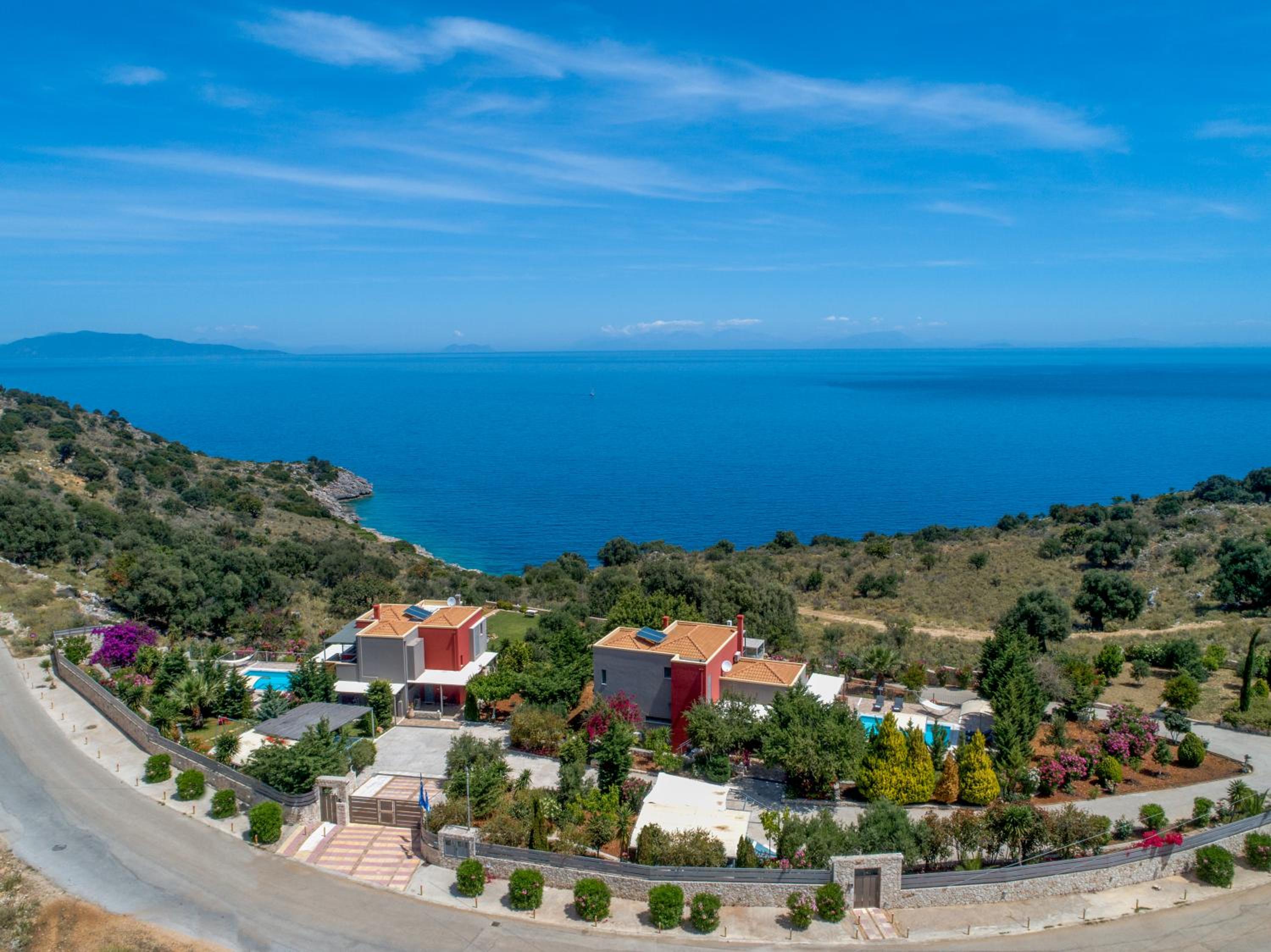 Three-Bedroom Villa - Photo 9
