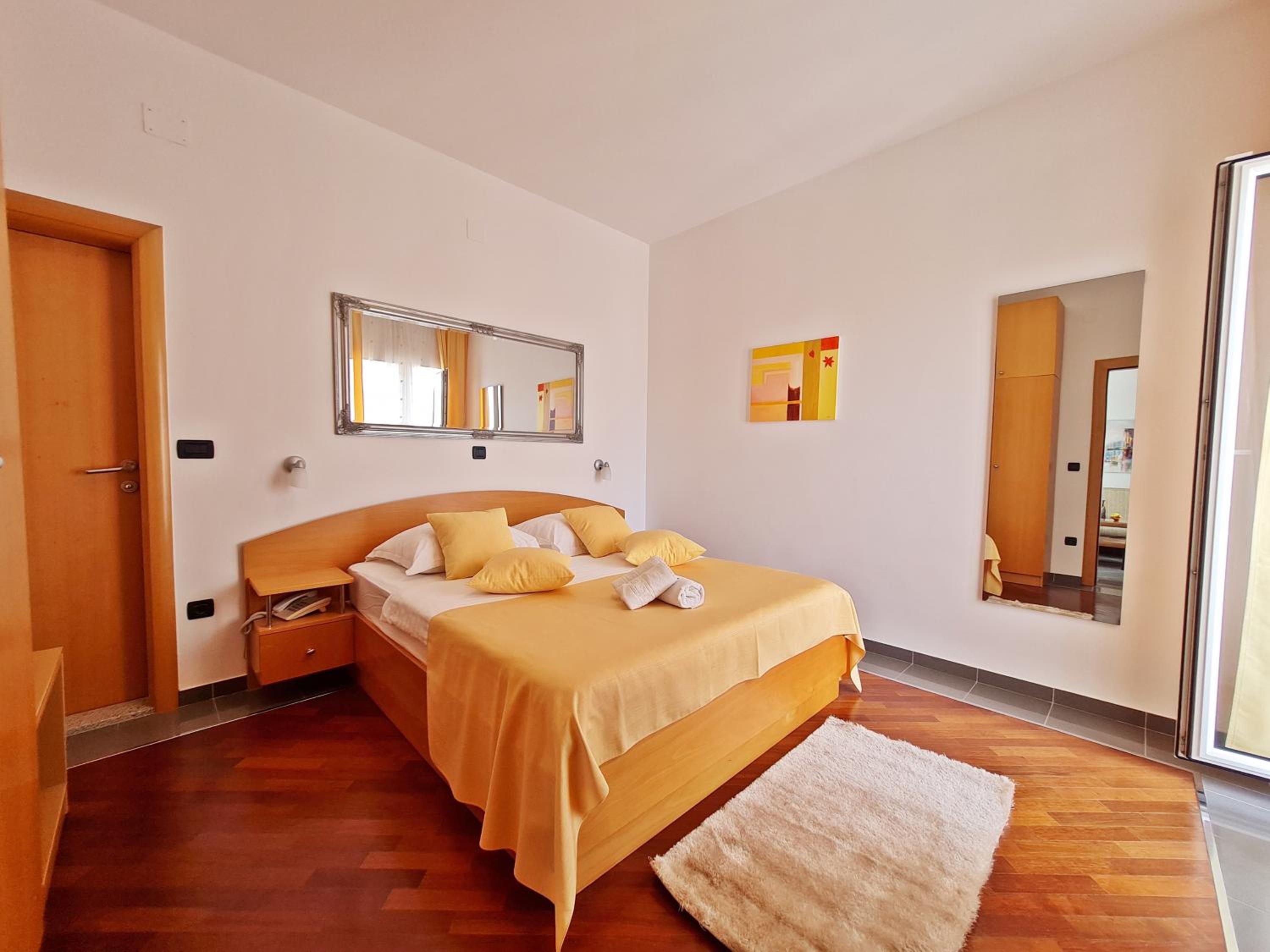 Suite with Balcony and Sea View - Photo 1