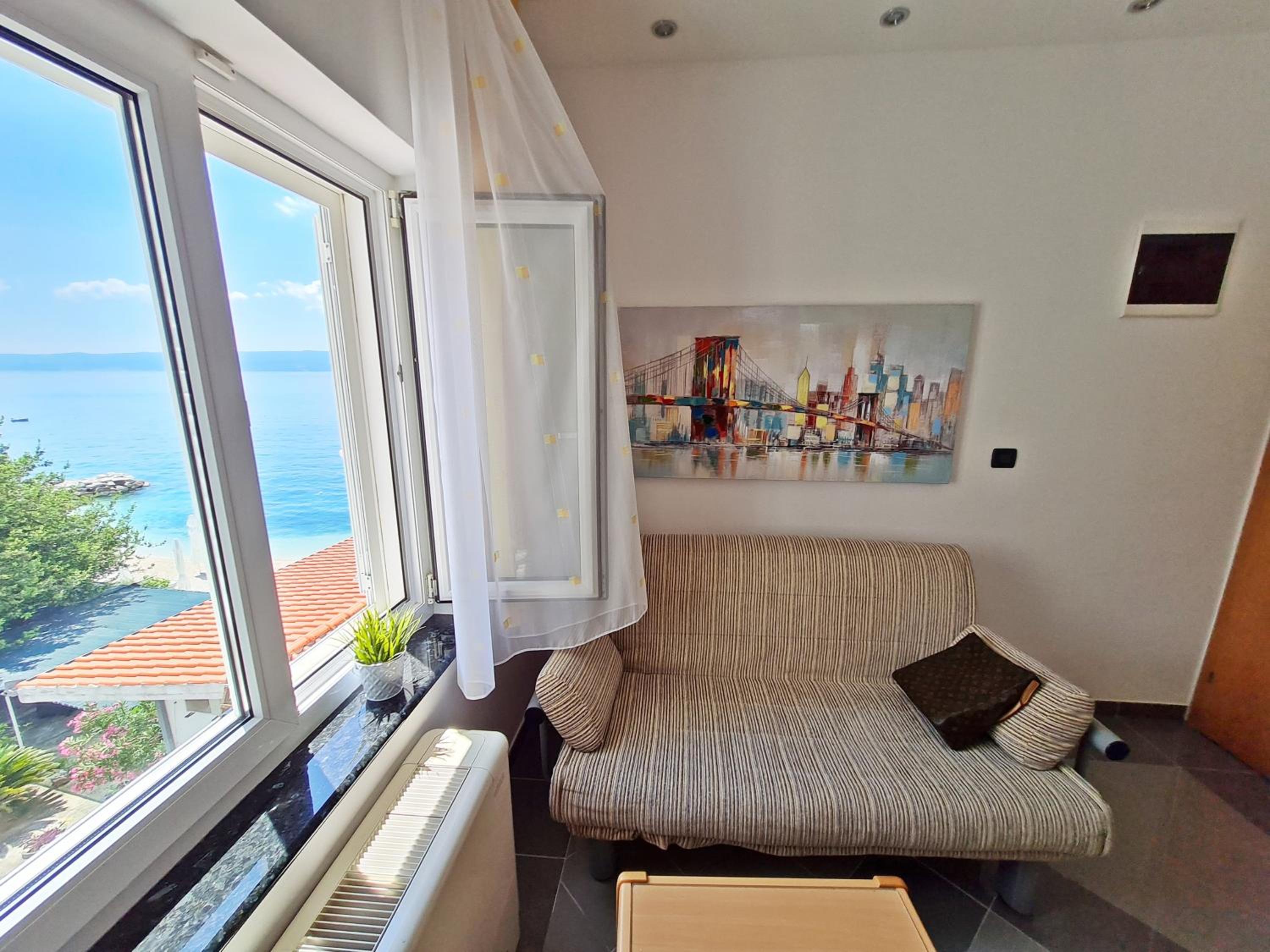 Suite with Balcony and Sea View - Photo 2