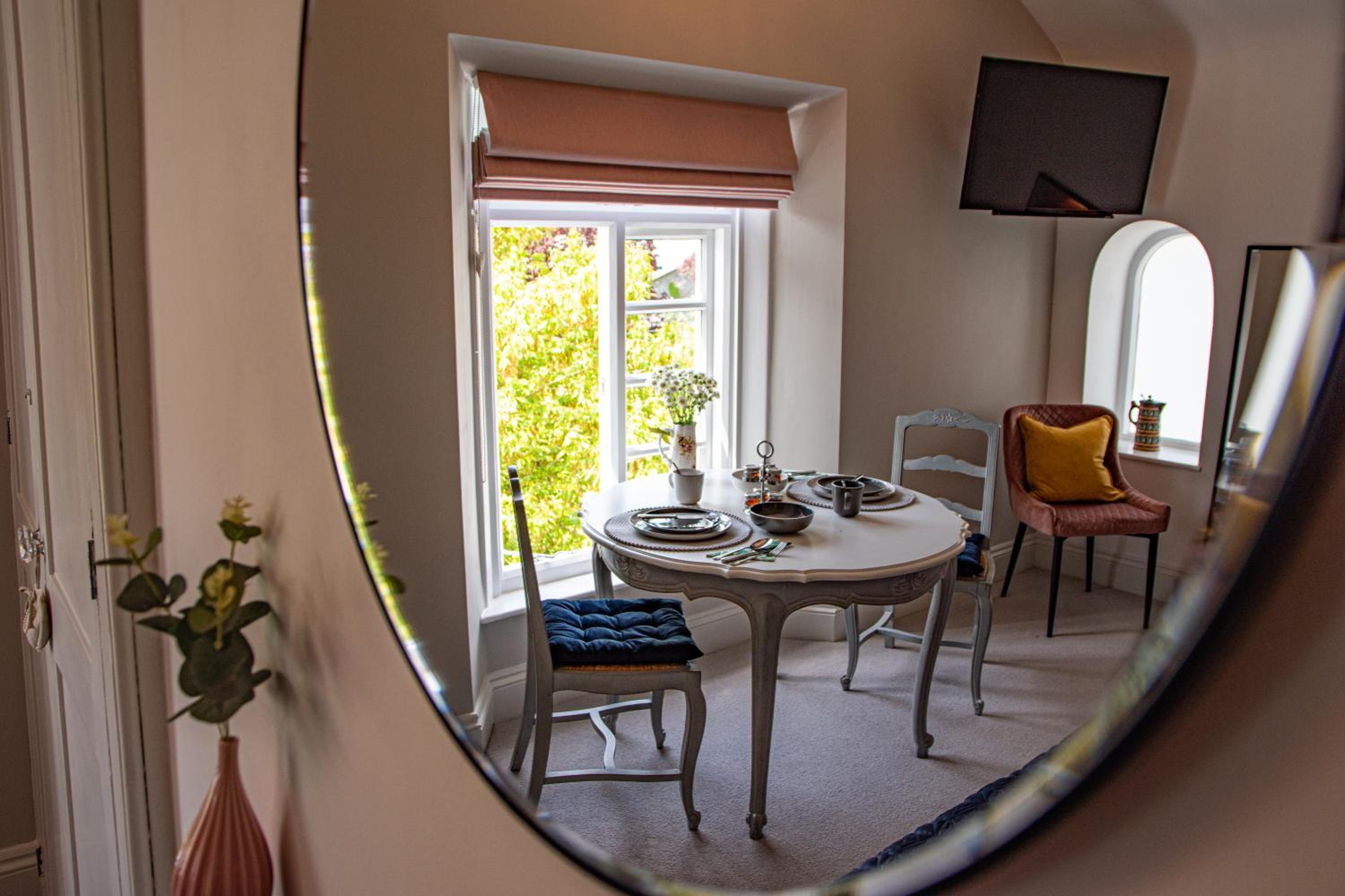 Deluxe Double Room - Photo 8