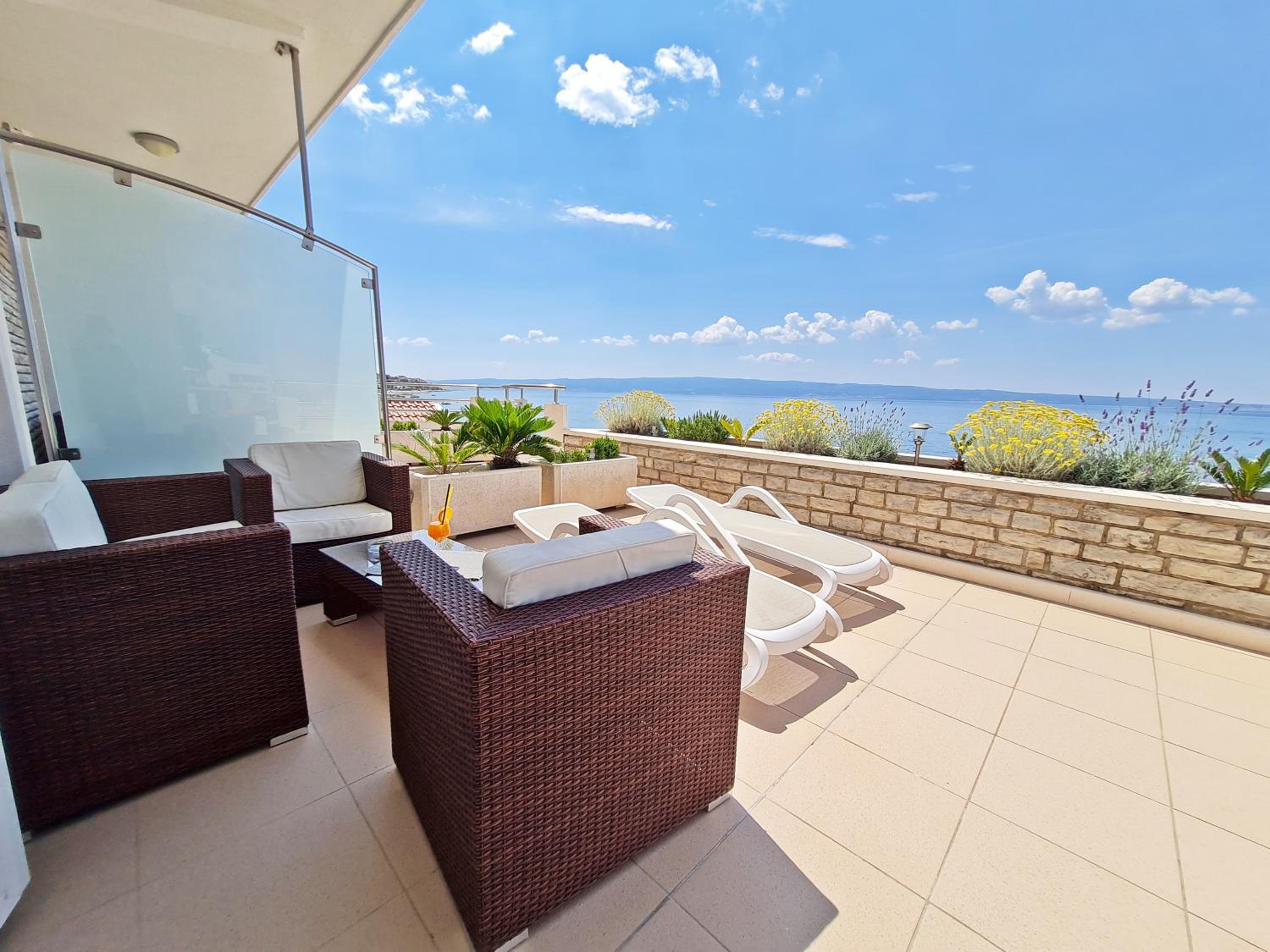 Comfort Double Room with Terrace and Sea View - Photo 16
