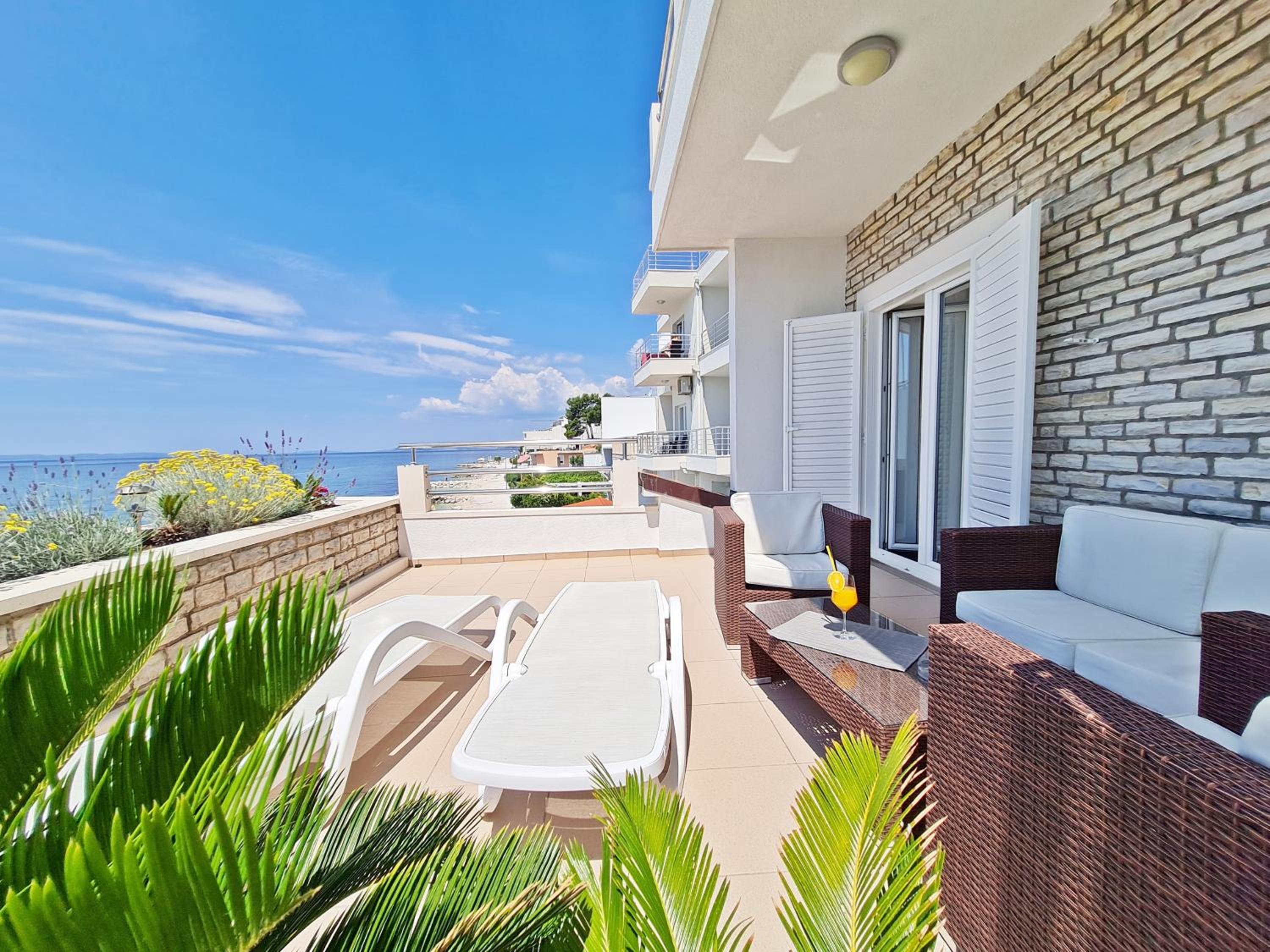 Comfort Double Room with Terrace and Sea View - Photo 2