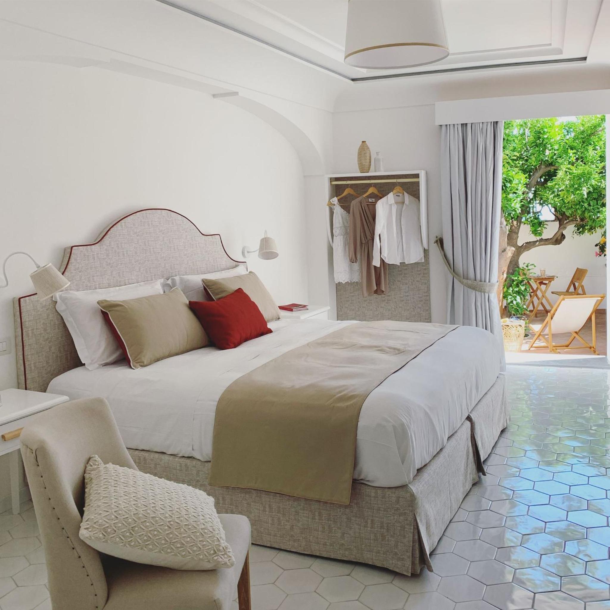 Suite with Spa Bath photo 1