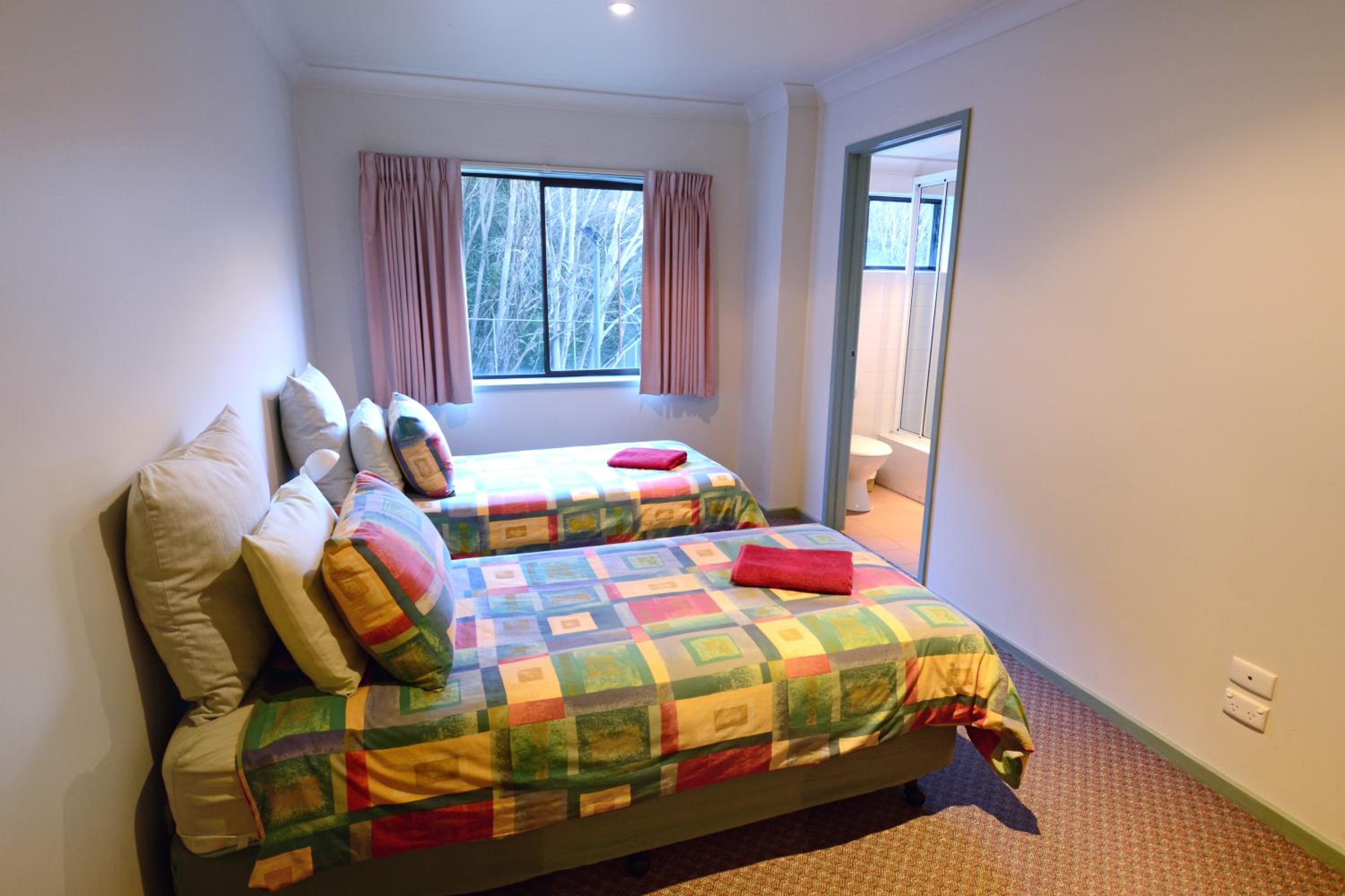 Standard Three-Bedroom Apartment (10 Guests) photo 2