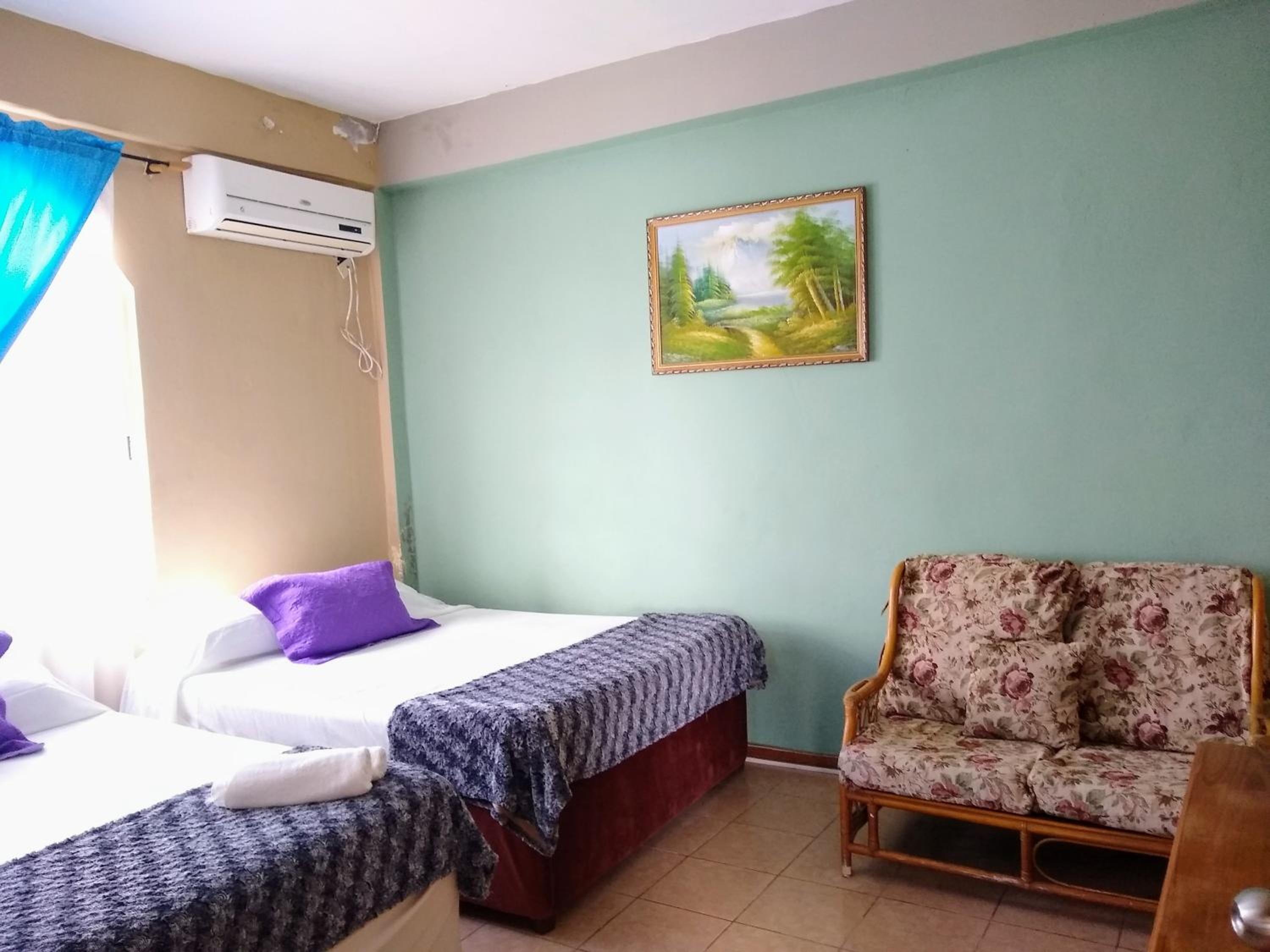 Deluxe Family Room