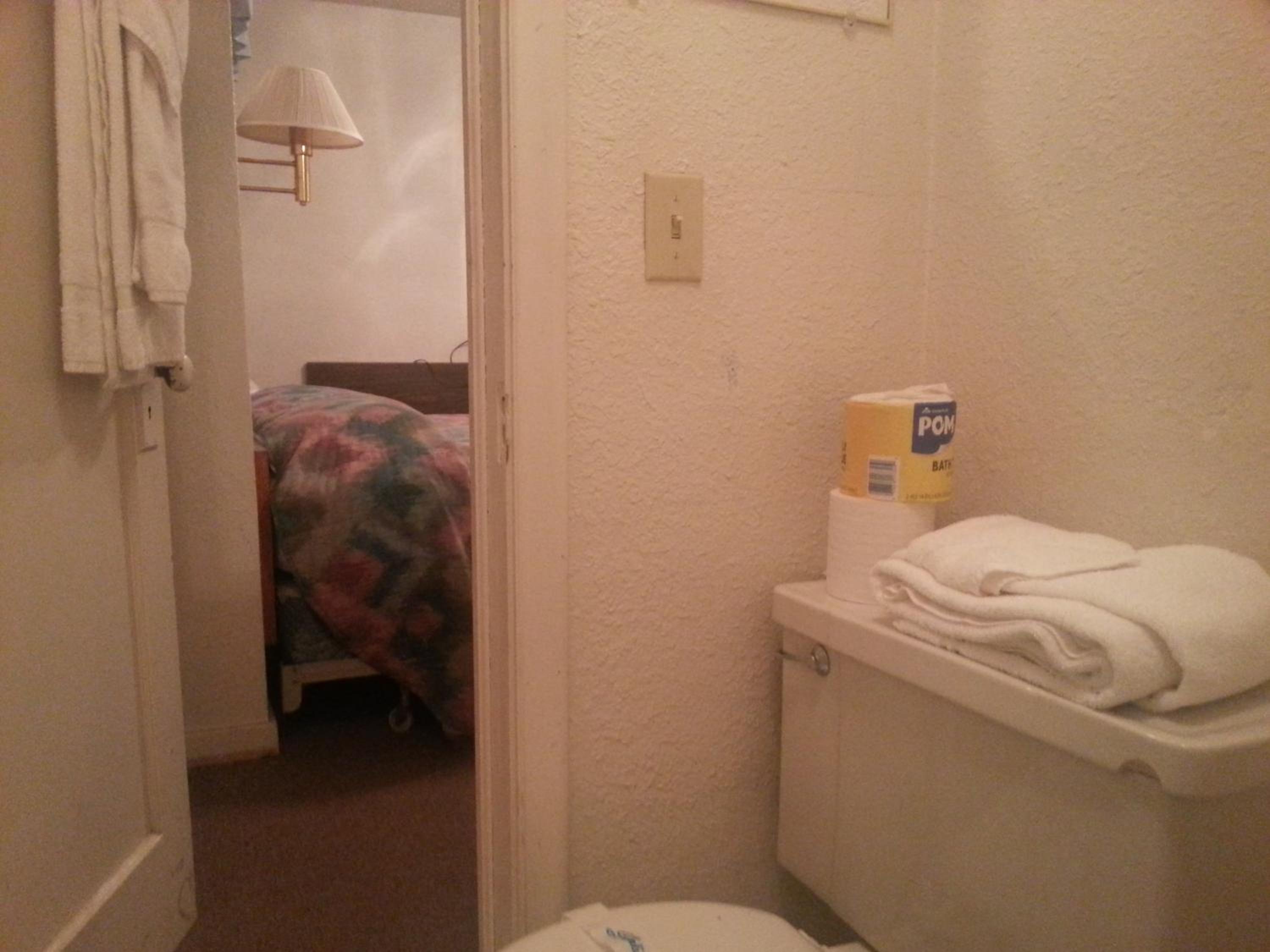 Standard Queen Room photo 3