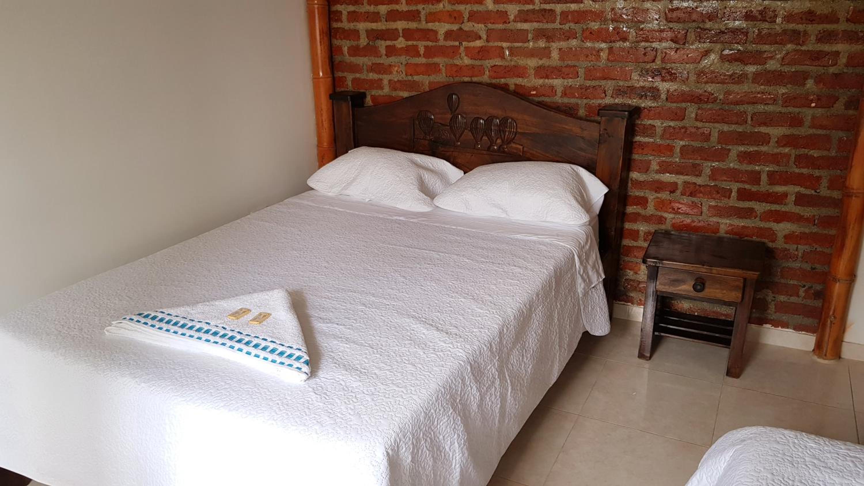 Twin Room with Private Bathroom photo 3