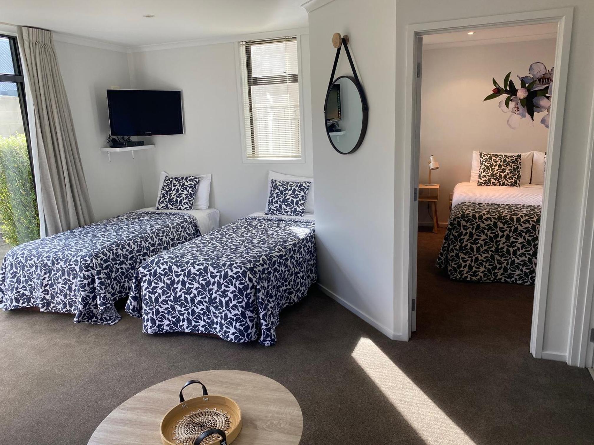 Luxury Suite with Private Spa Bath - Photo 2