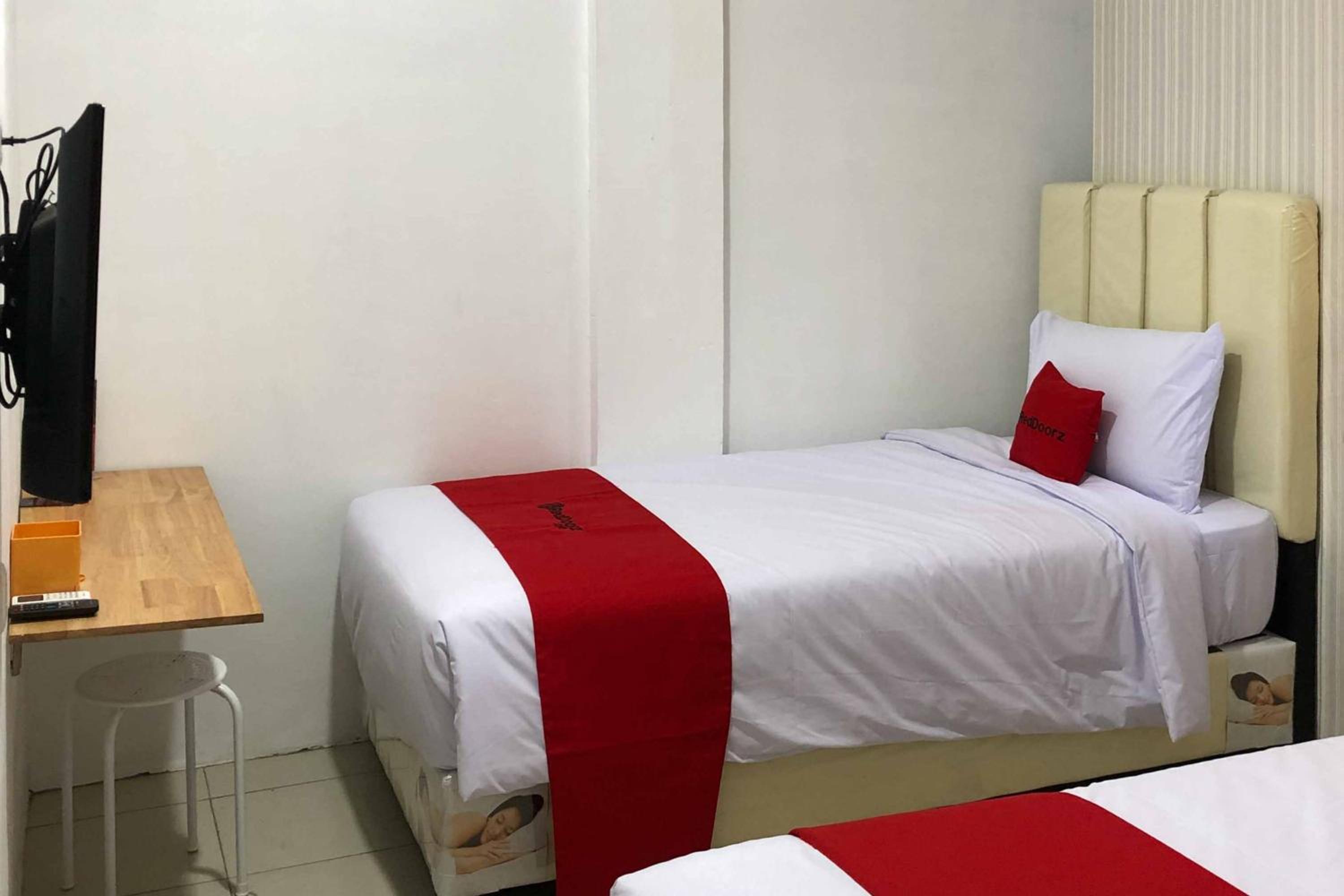 Twin Room - Photo 1