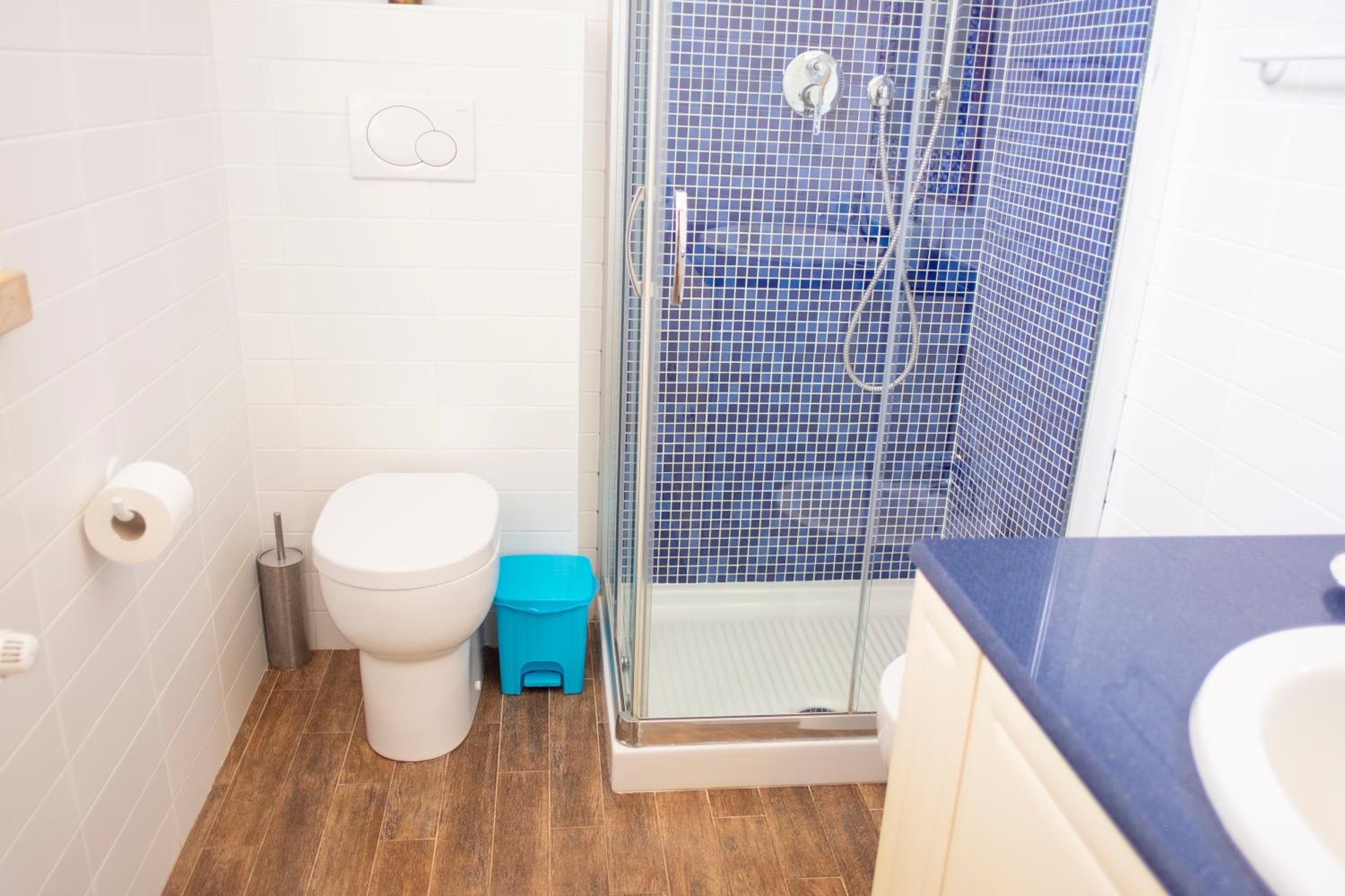 Double Room - Photo 7