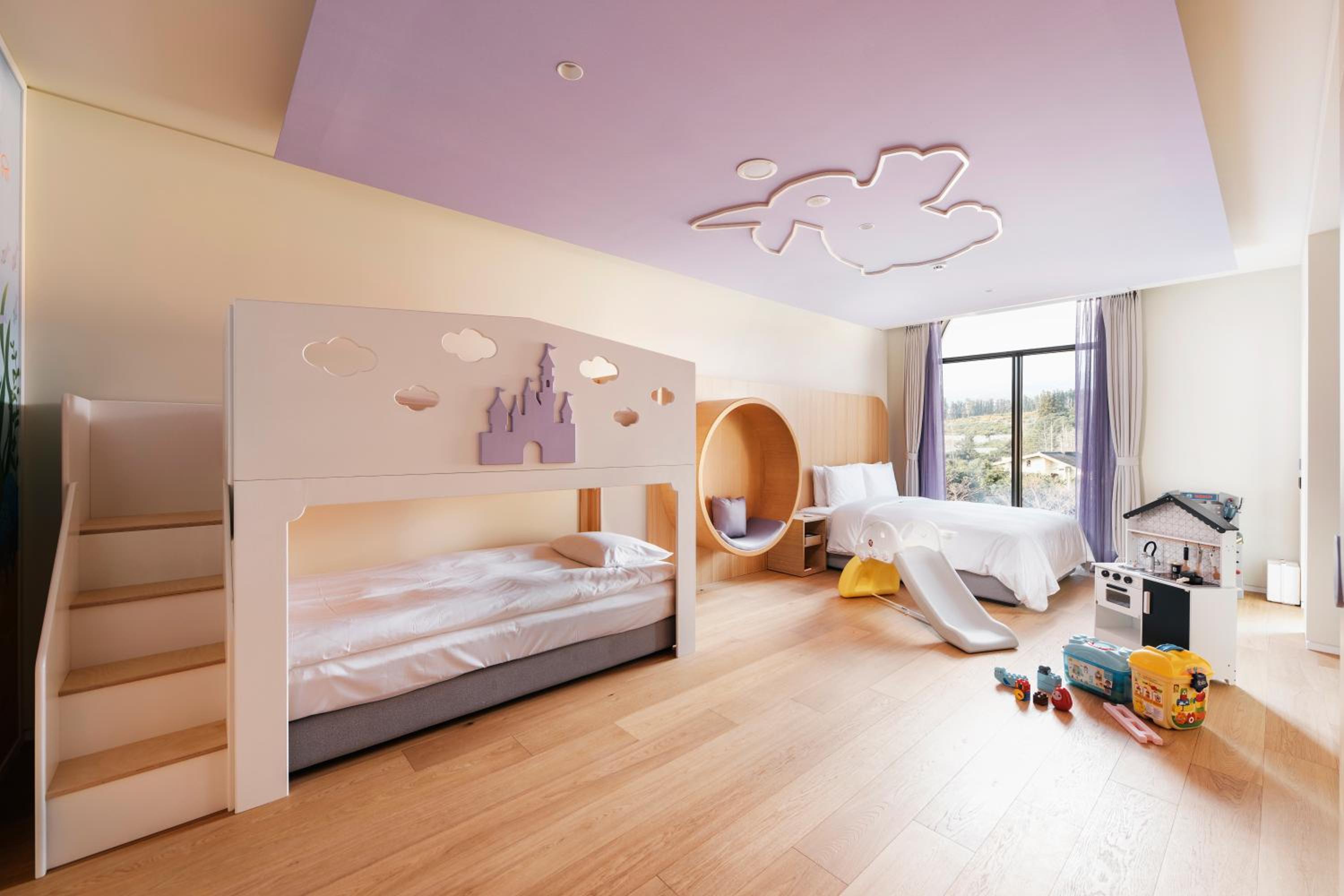 Kids Room With Bunk Bed